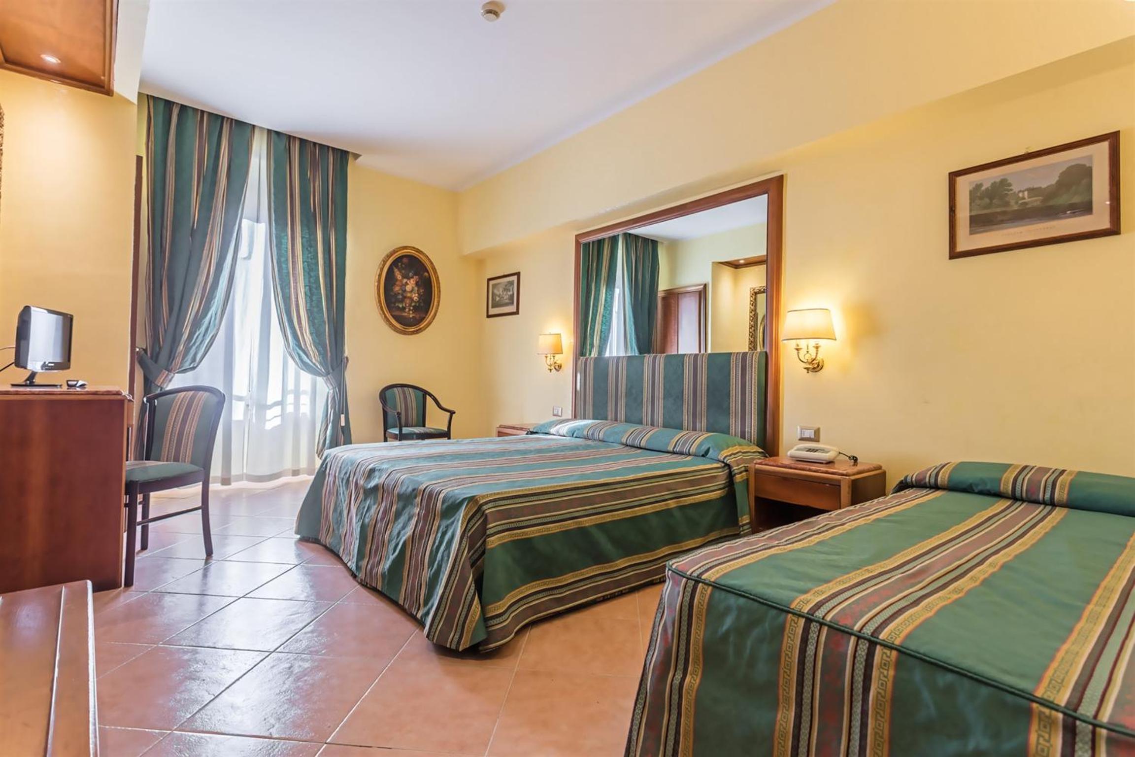 Triple Room