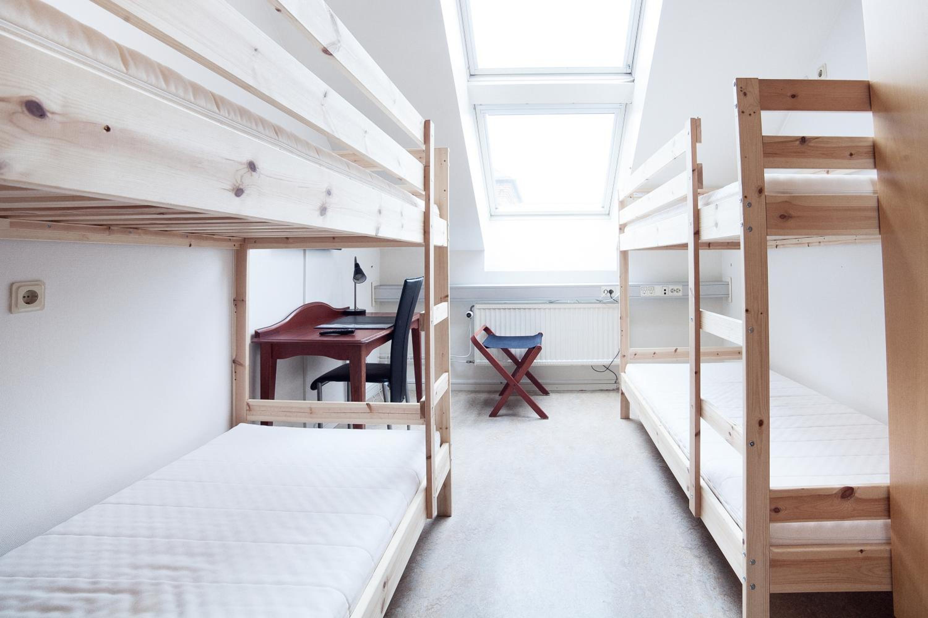 Quadruple Room with Shared Bathroom photo 1