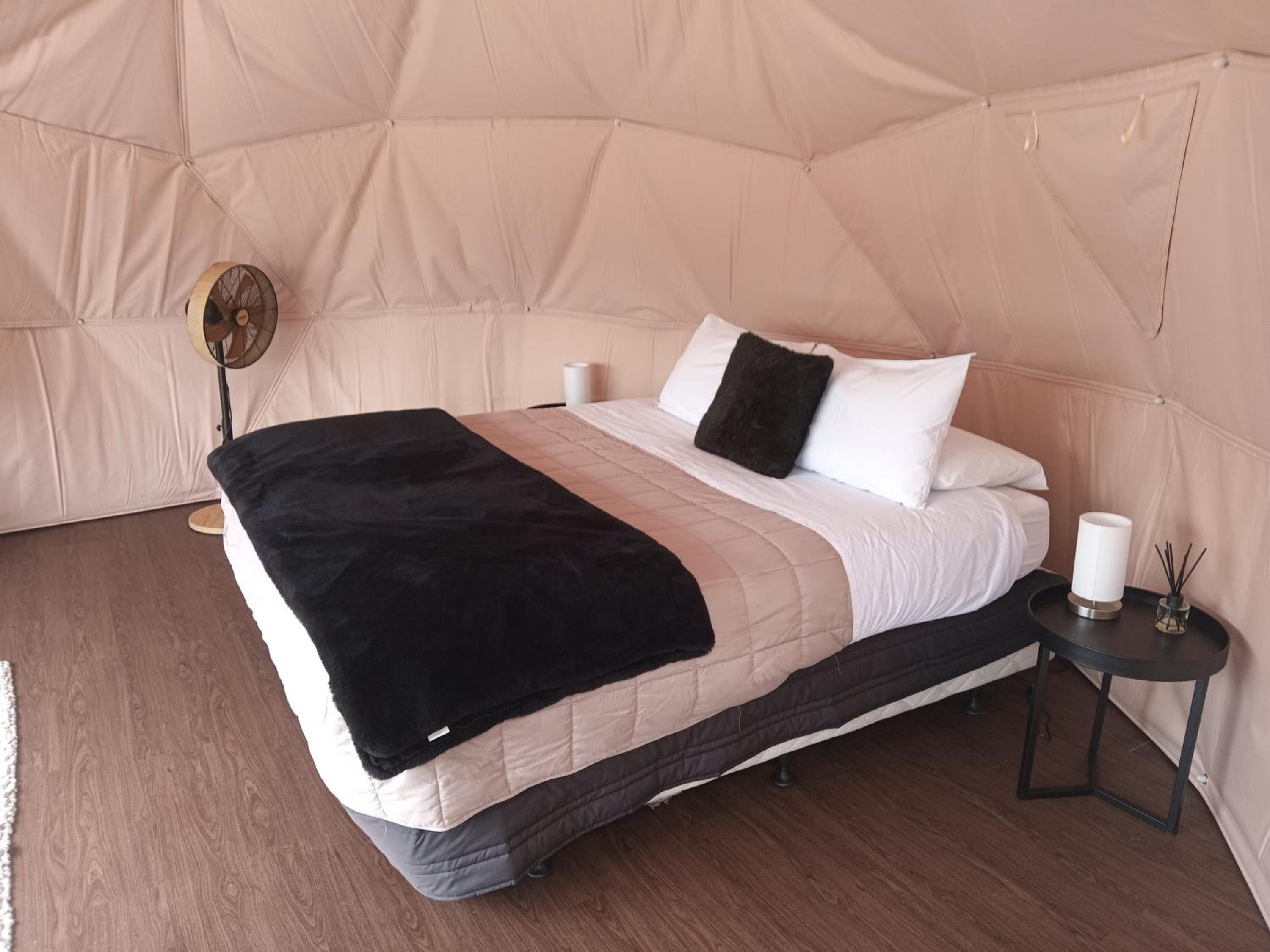Tent - Photo 1