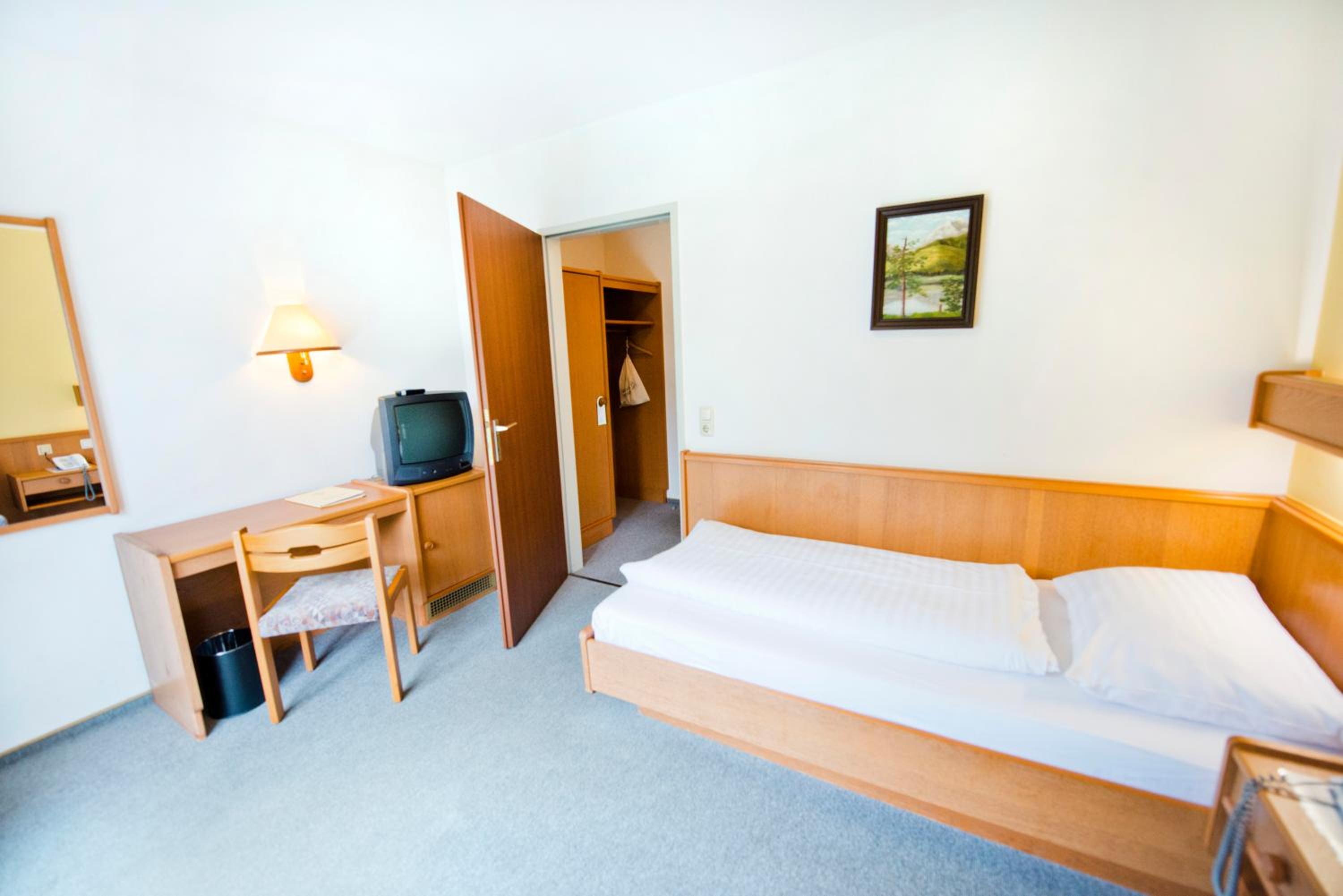 Classic Single Room
