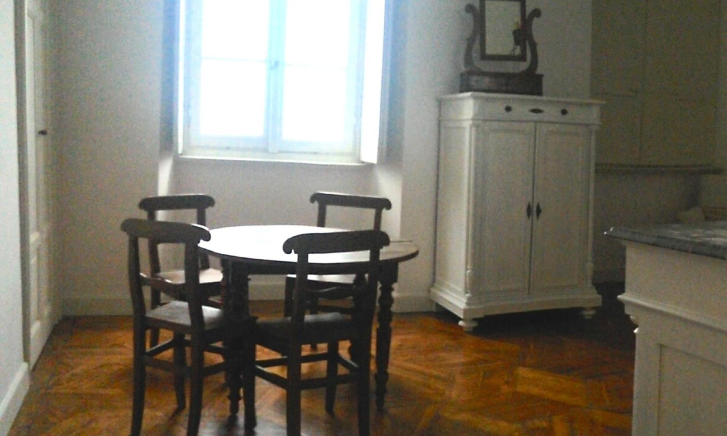 Five-Bedroom Apartment with Lake View photo 2
