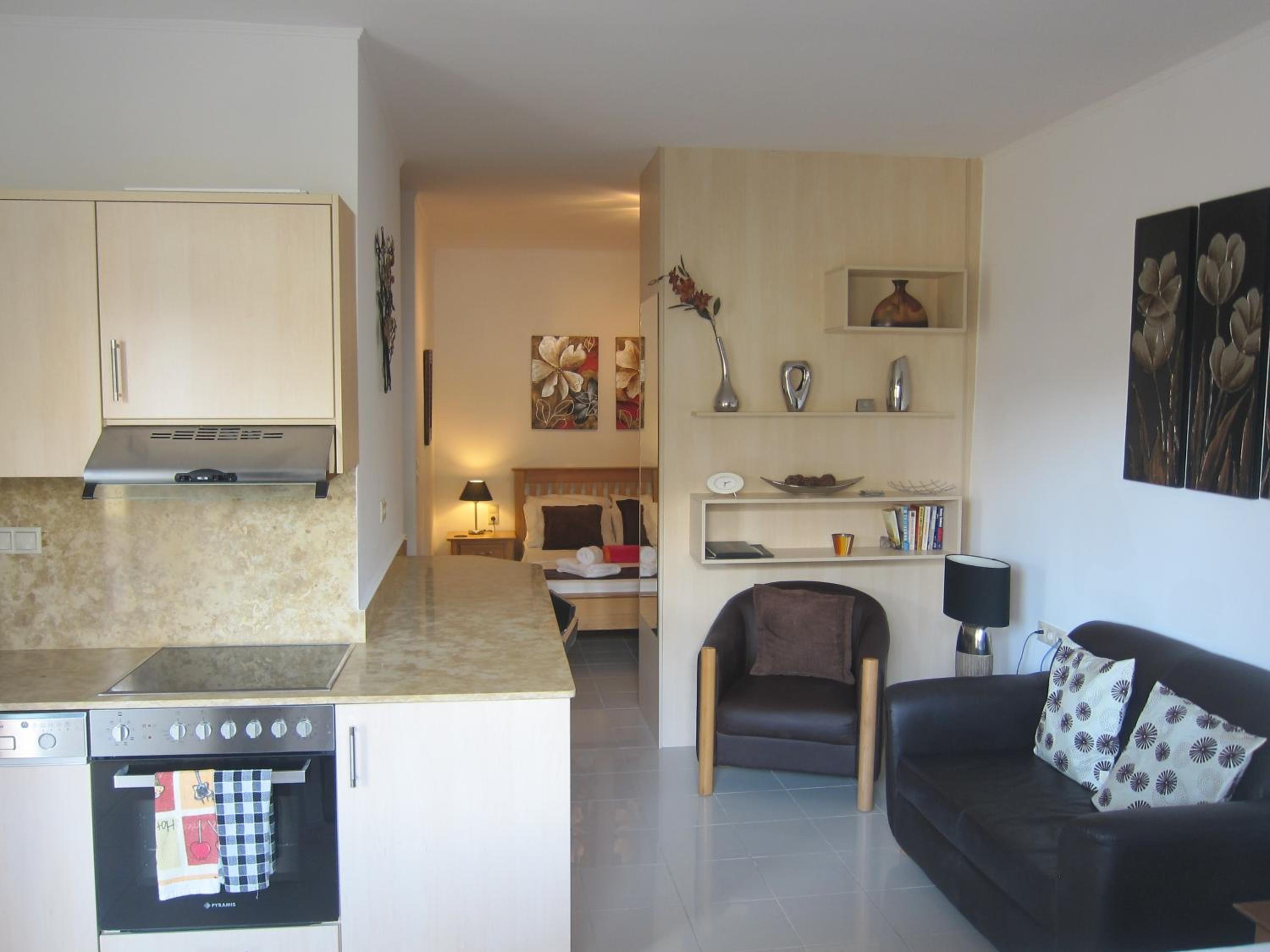 Apartment - Ground Floor with Garden View  photo 3