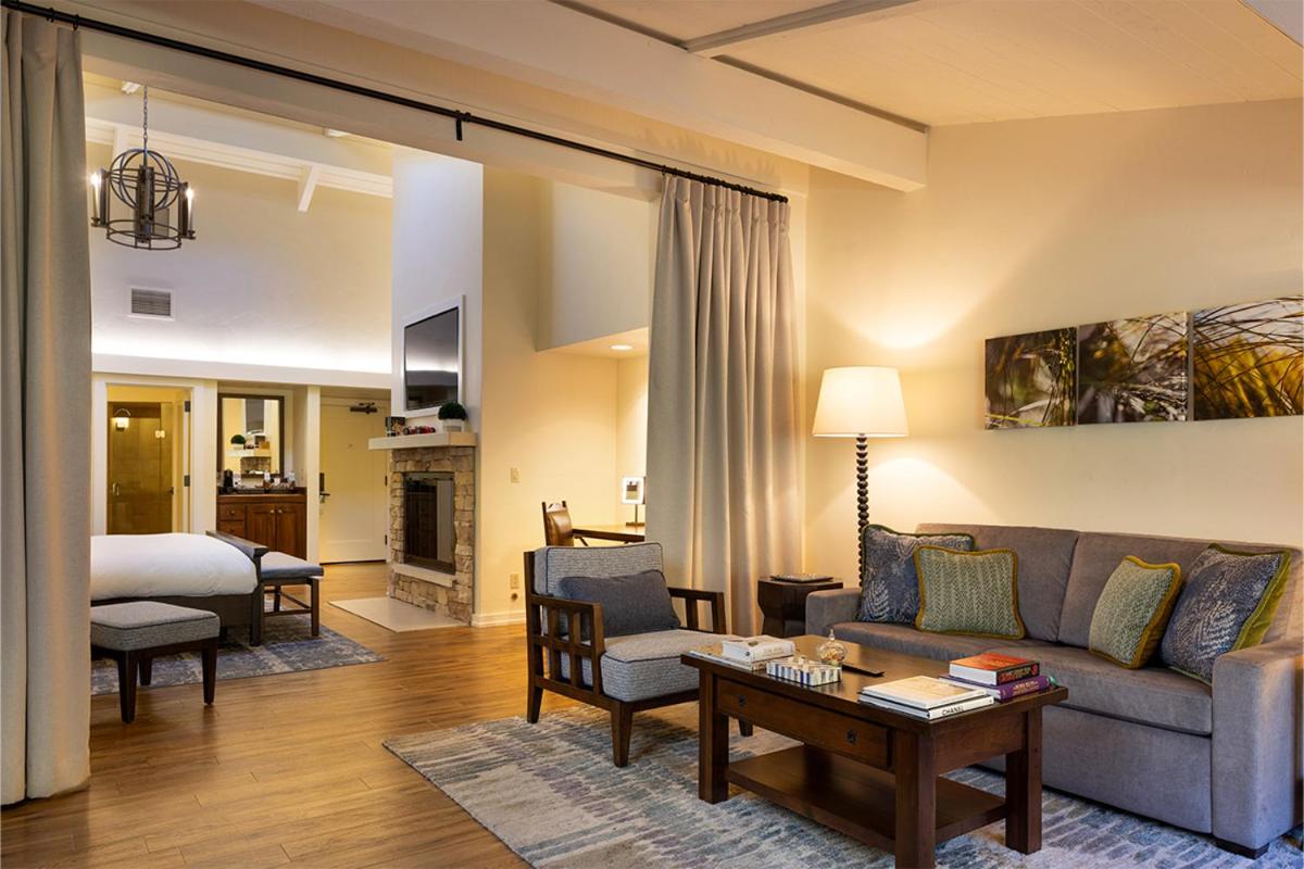 Superior King Suite photo 1