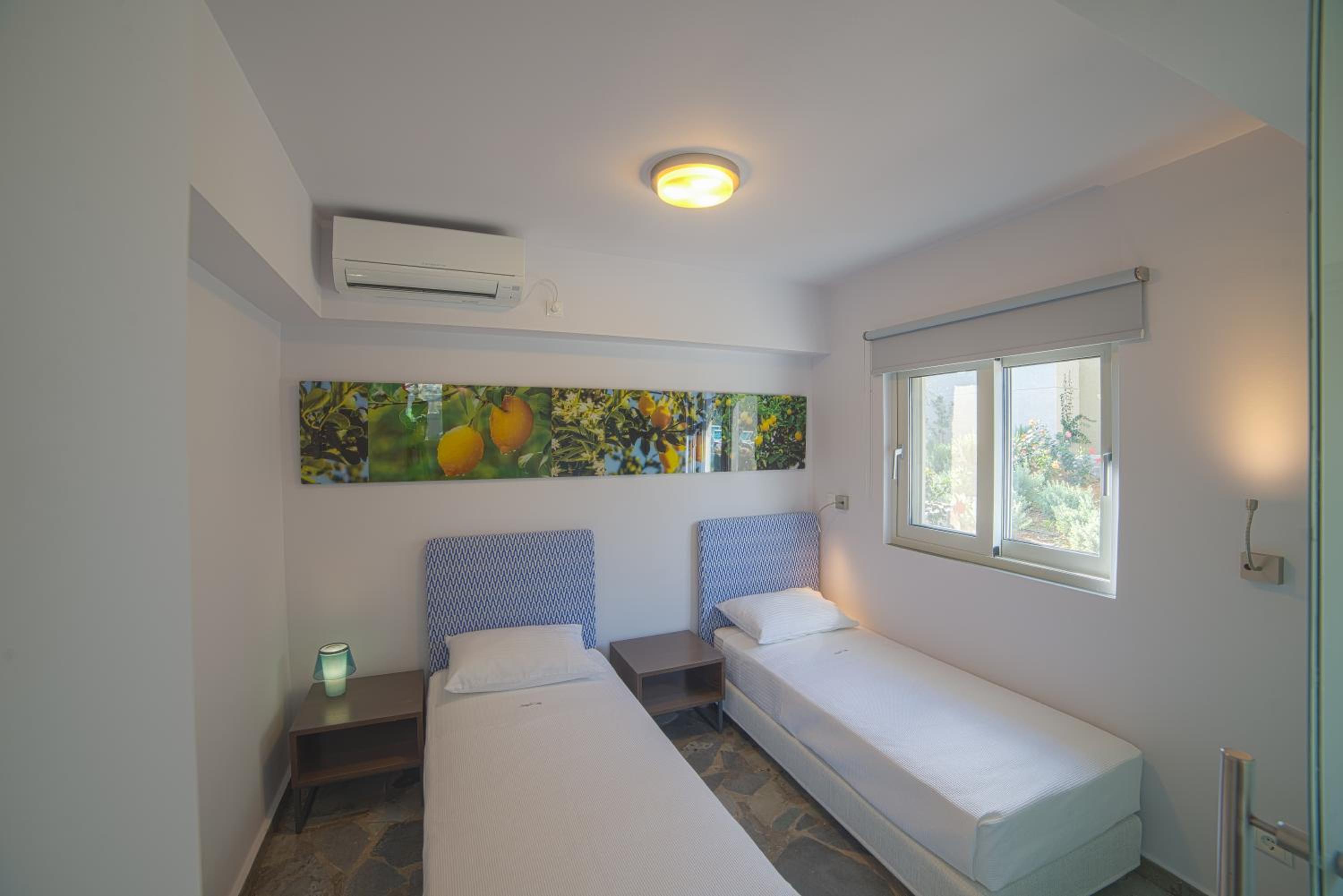 Apartment with Pool View  photo 3