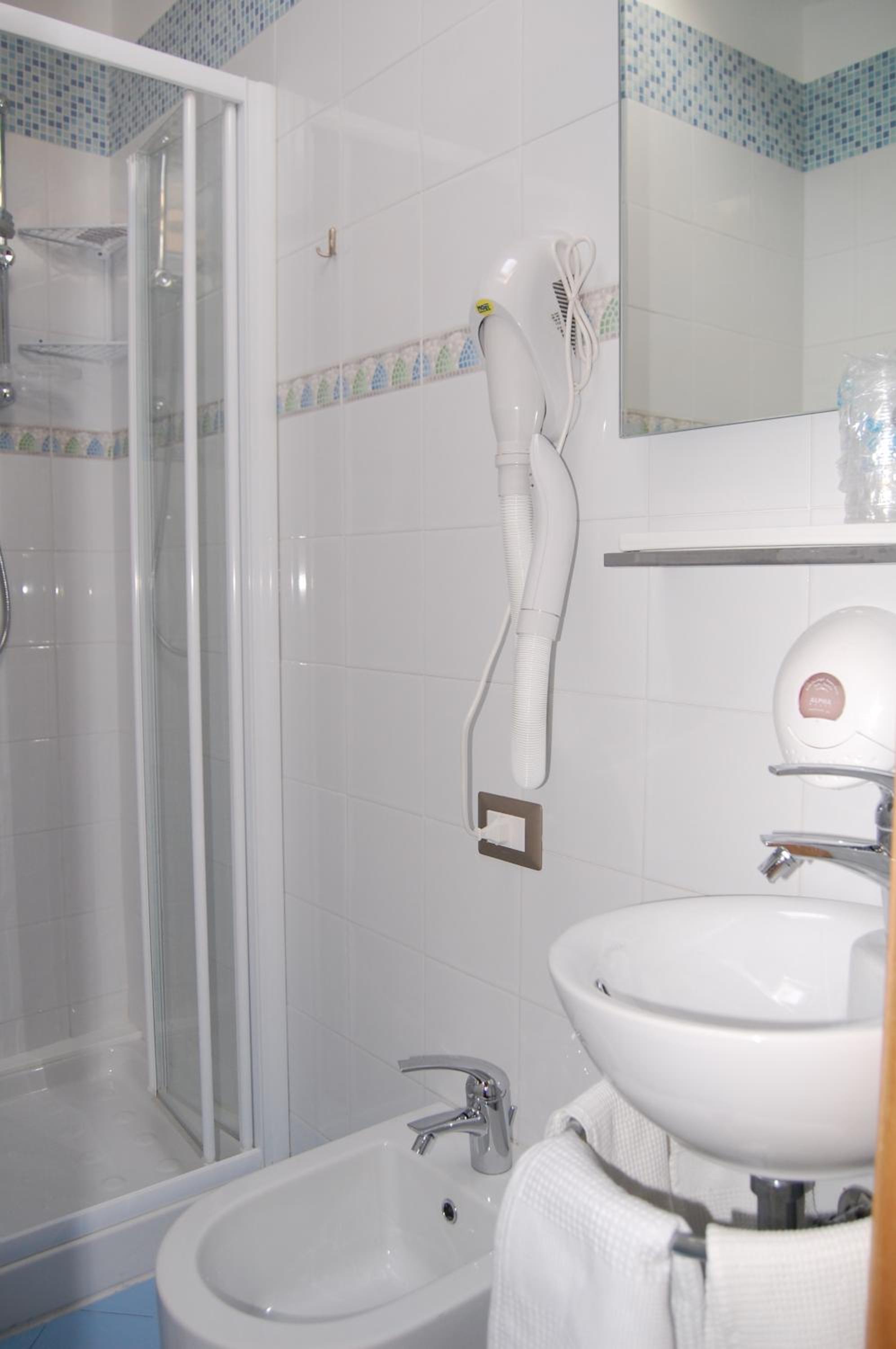 Quadruple Room with Terrace photo 2
