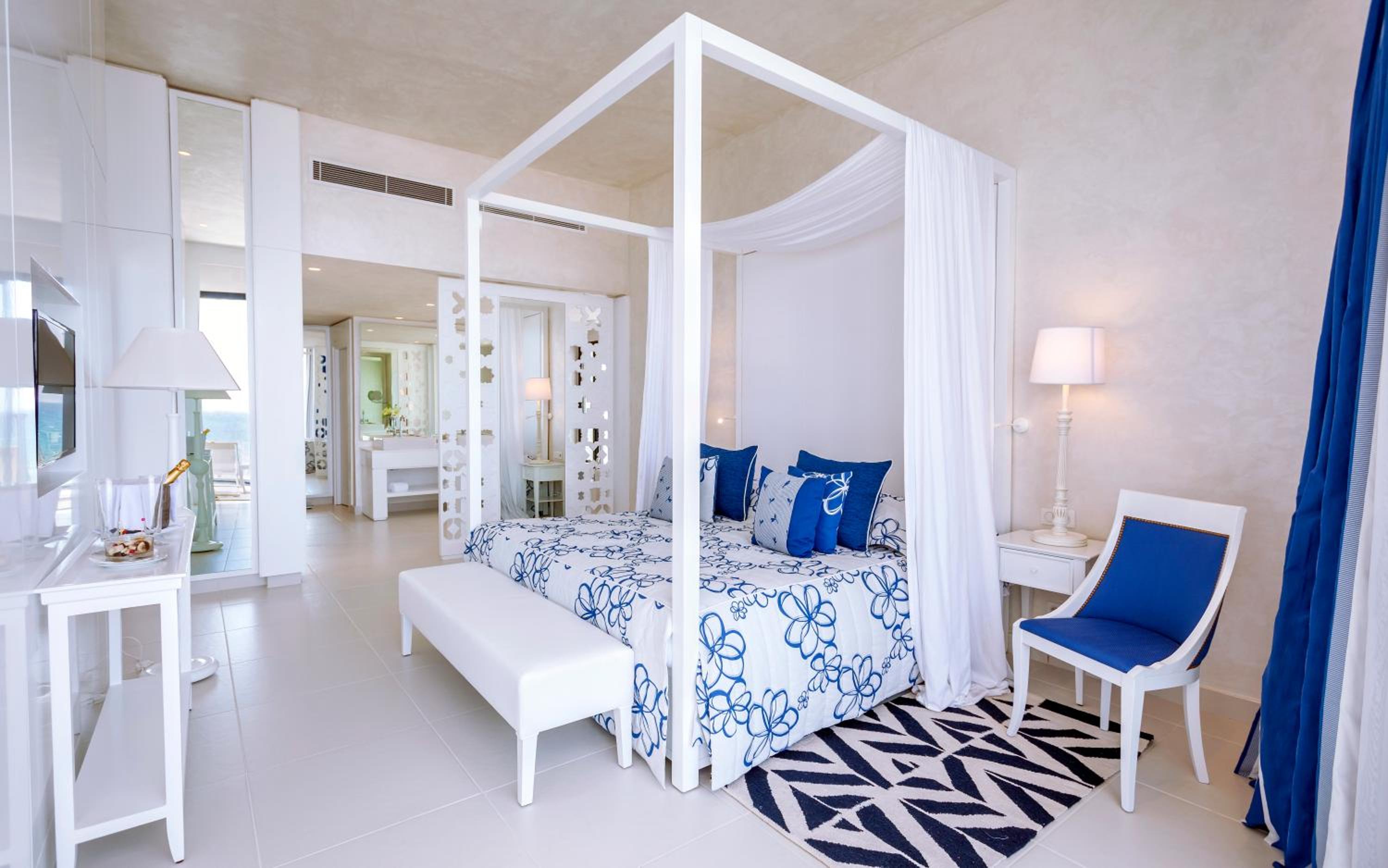 Suite Legend  with Private Pool Third Floor - Photo 1