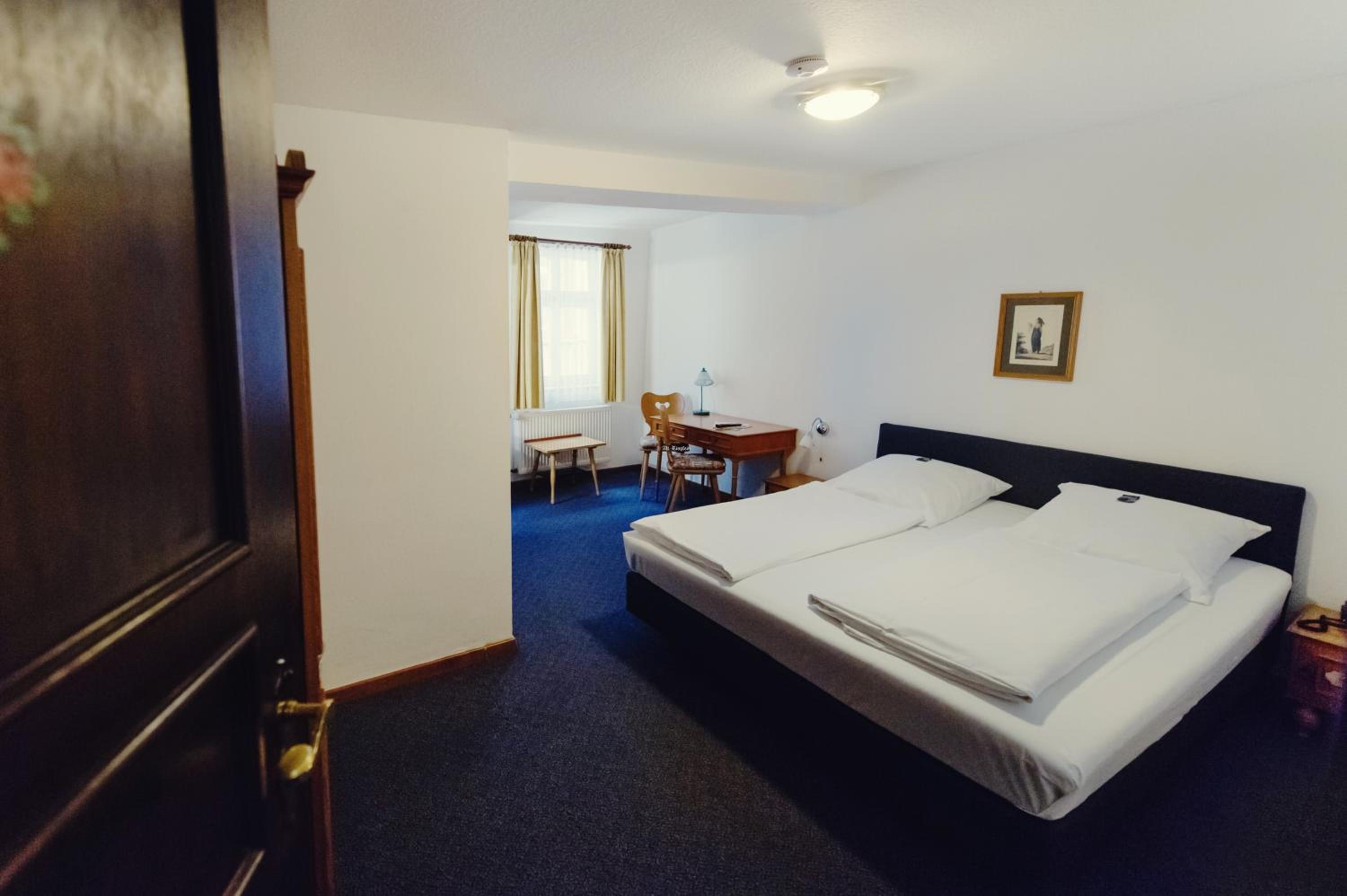 Economy Double Room - Photo 7