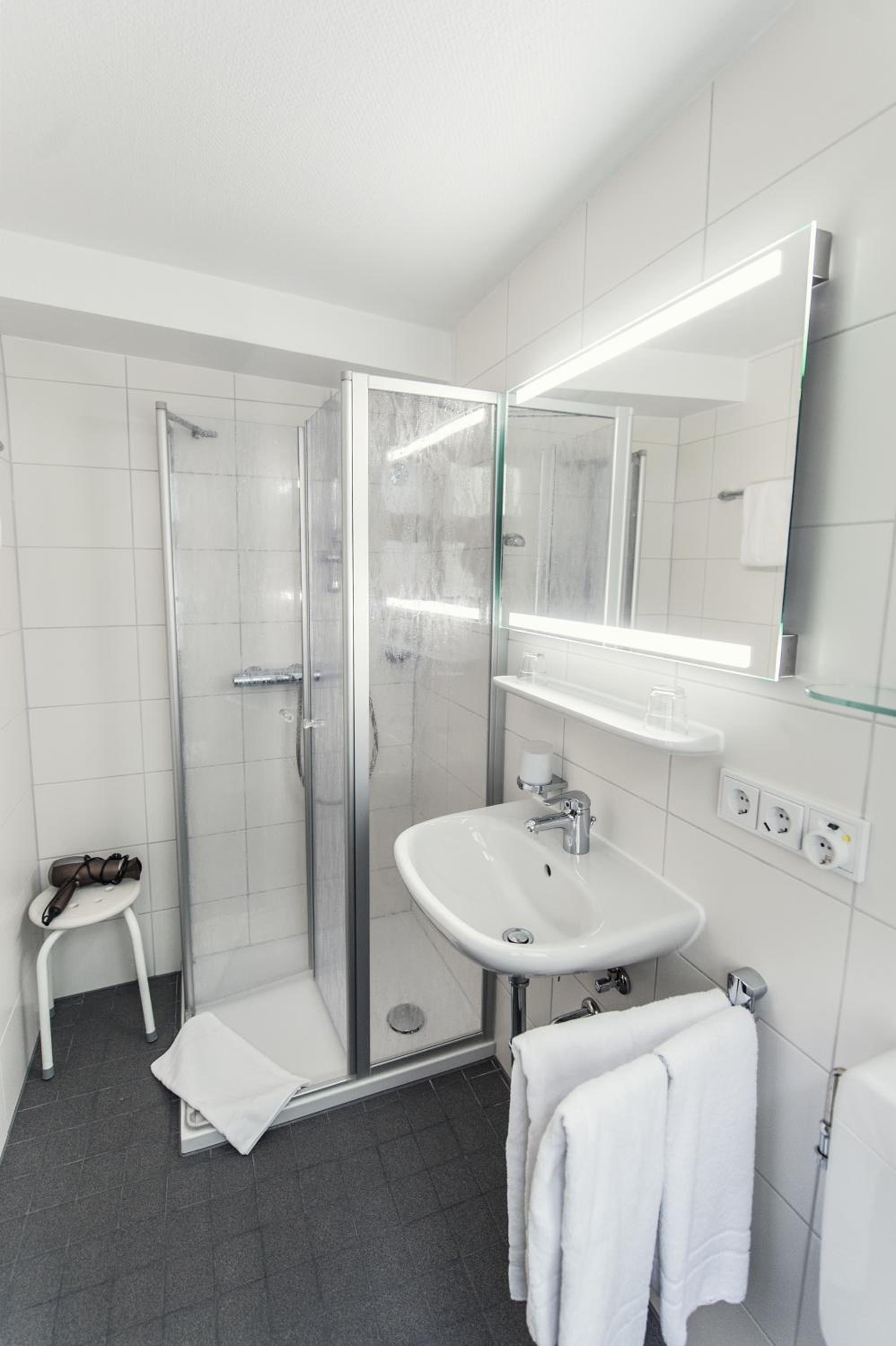 Economy Double Room - Photo 2