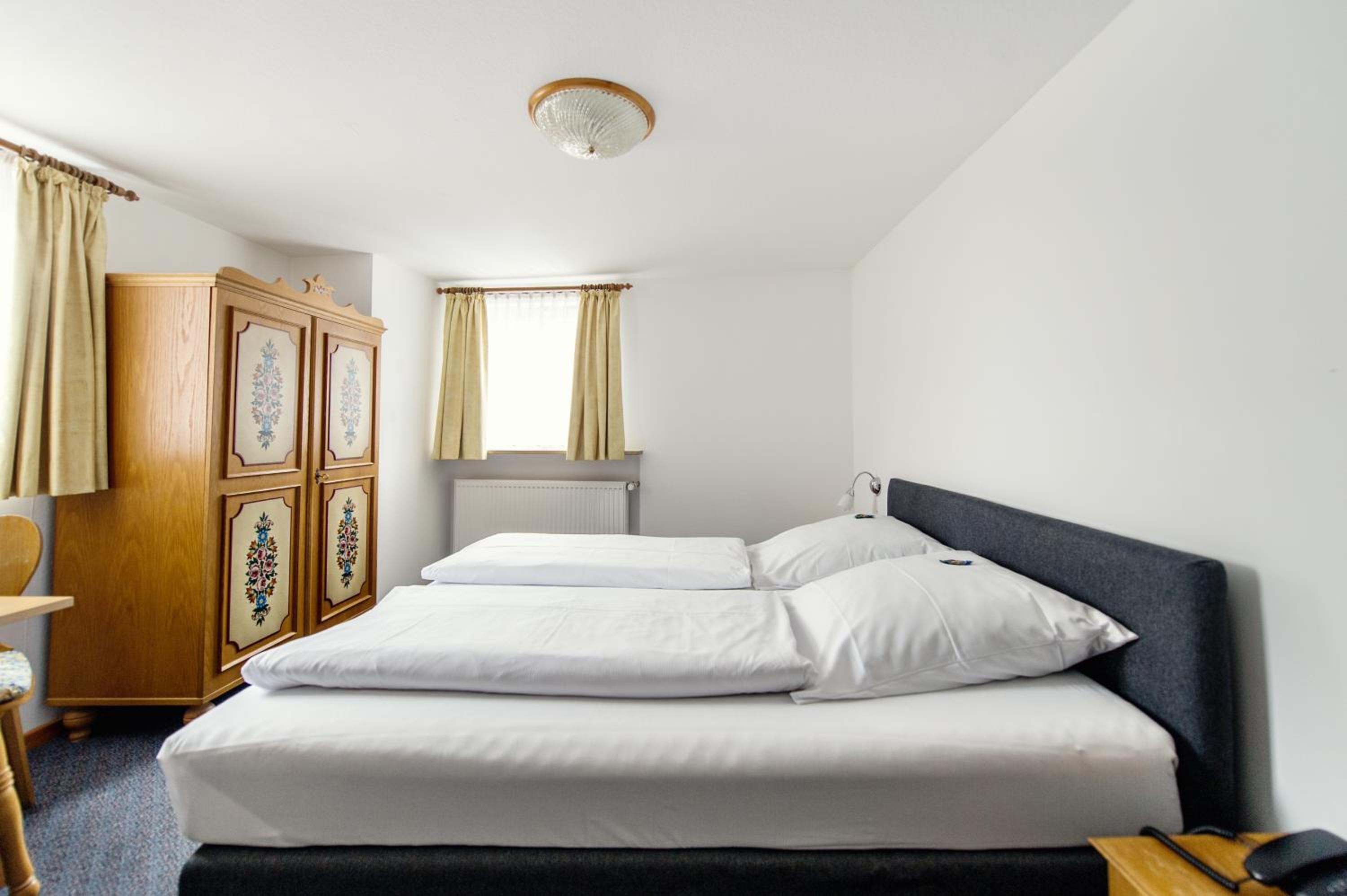 Economy Double Room - Photo 3