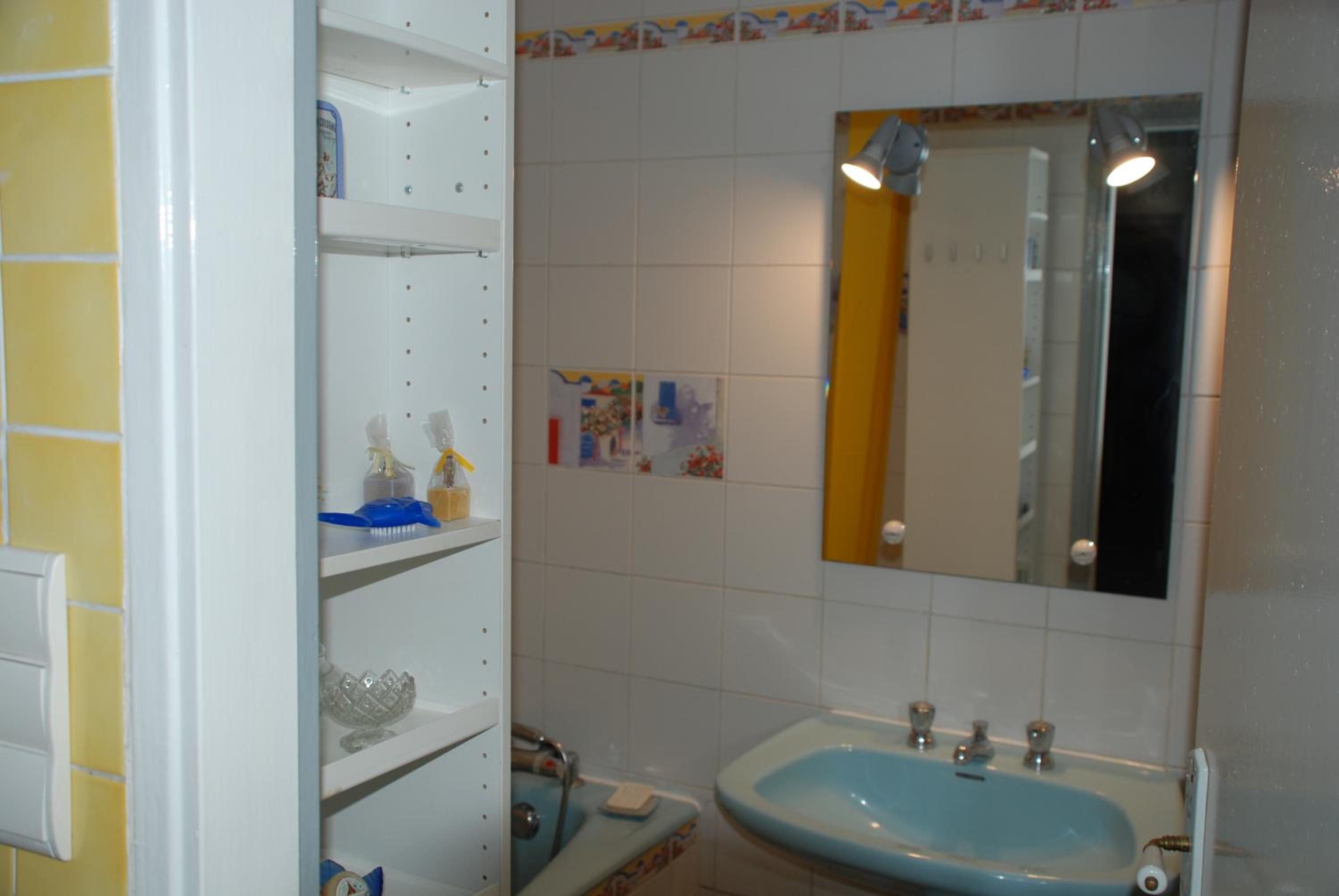 Apartment photo 2