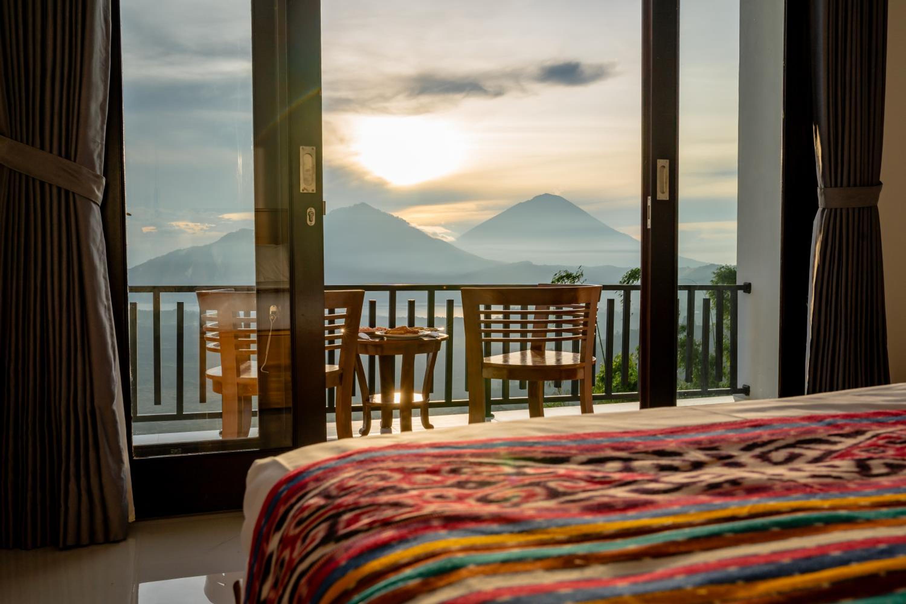Suite with Mountain View - Photo 2