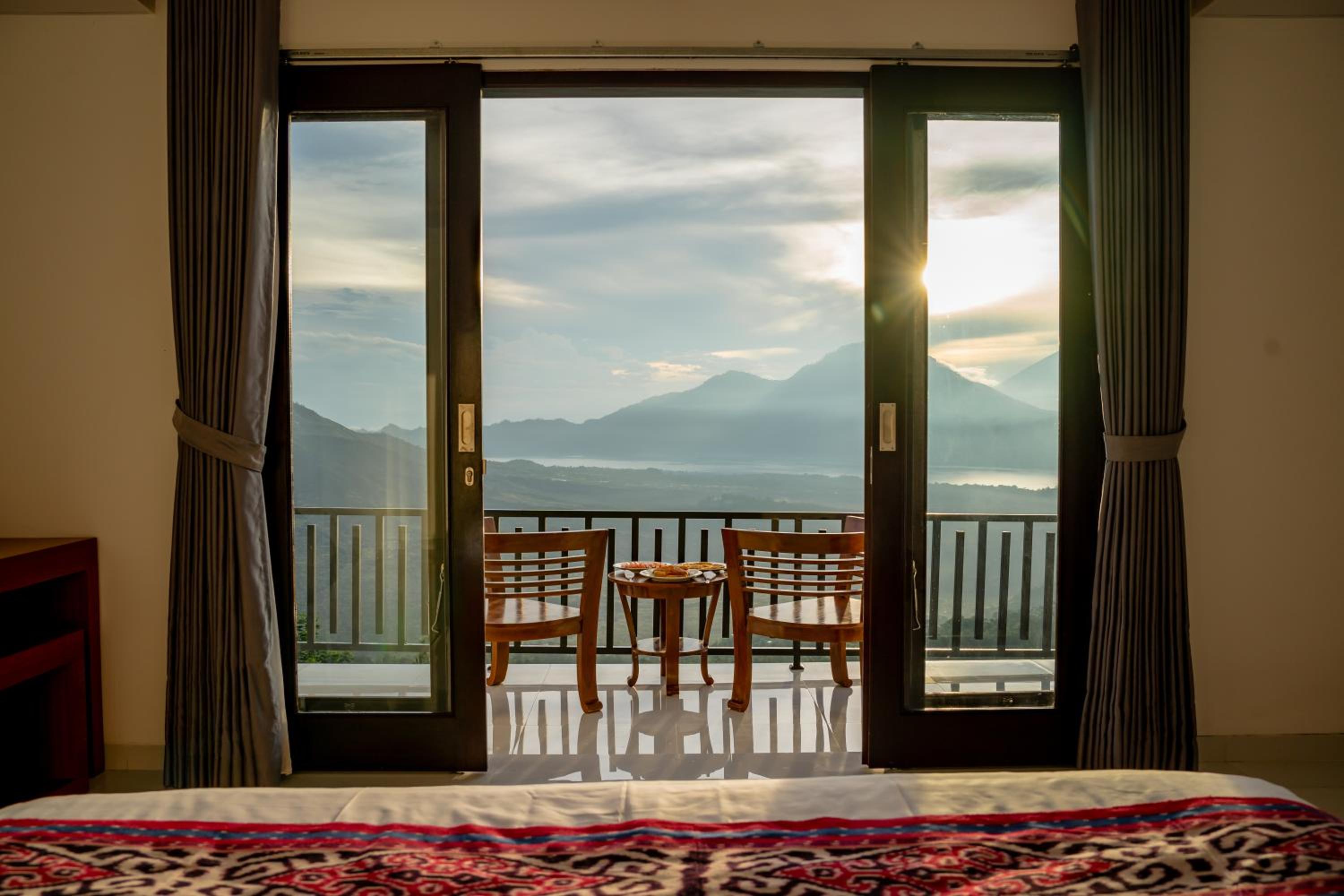 Suite with Mountain View - Photo 14