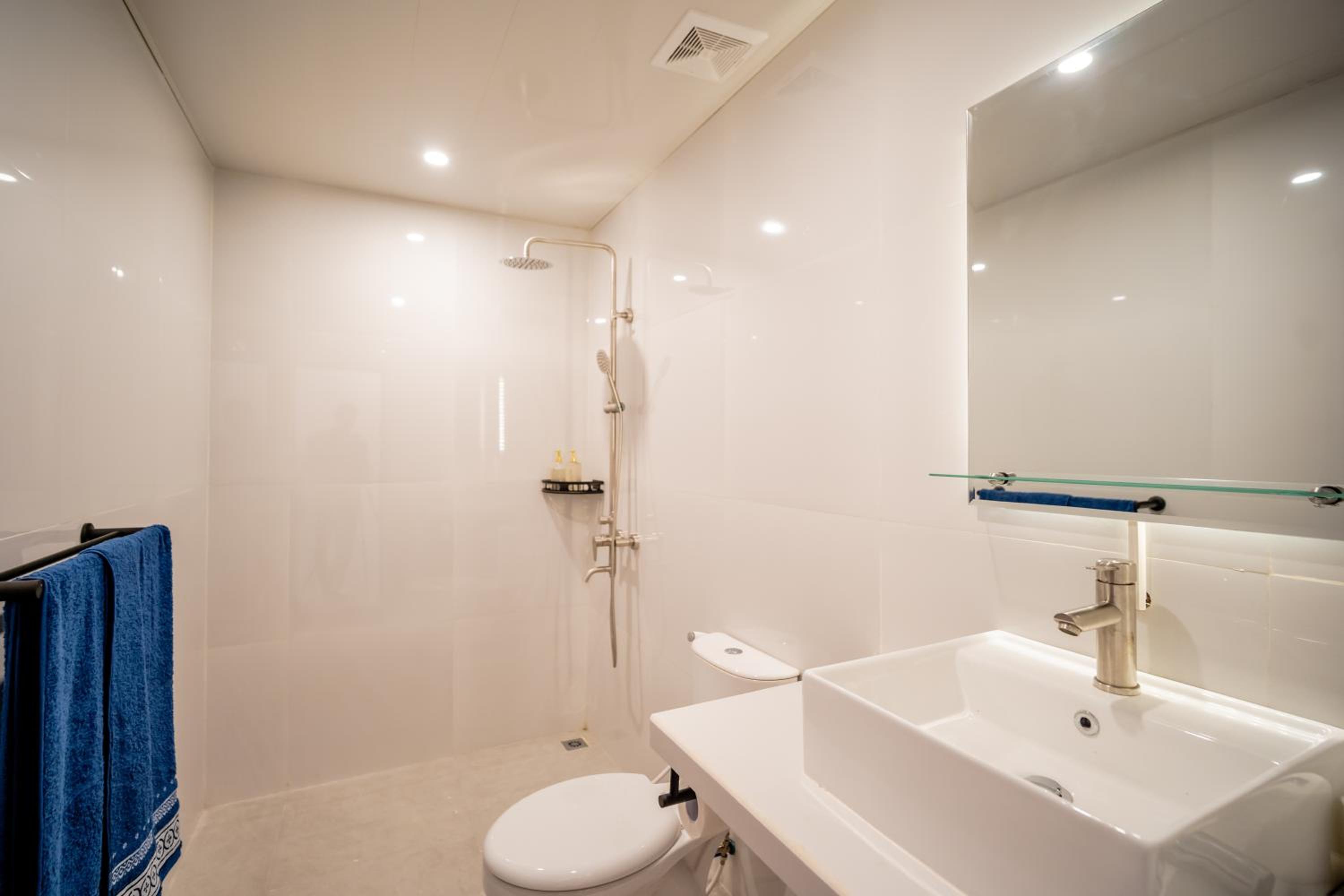 Suite with Mountain View - Photo 17