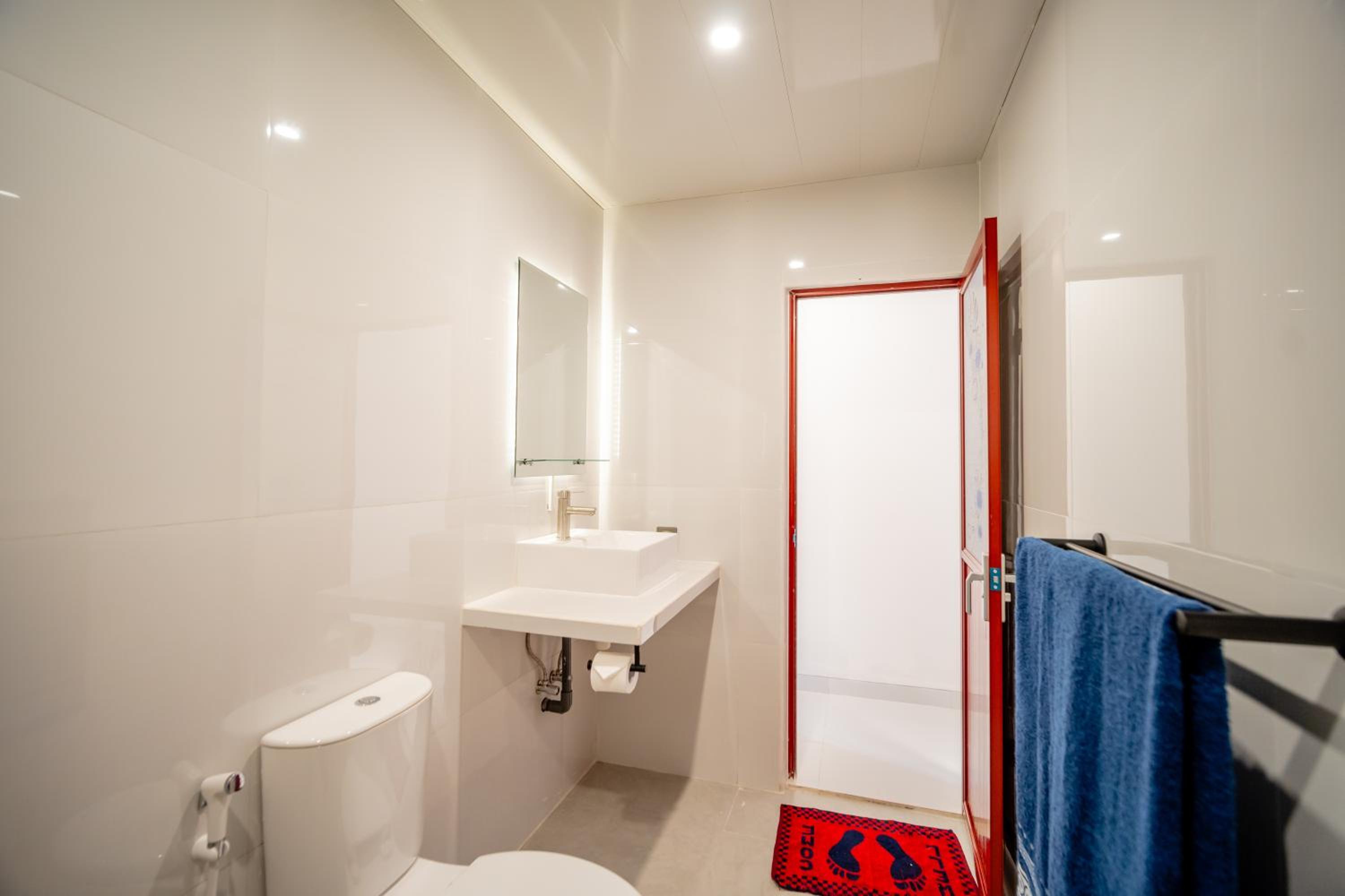 Suite with Mountain View - Photo 20