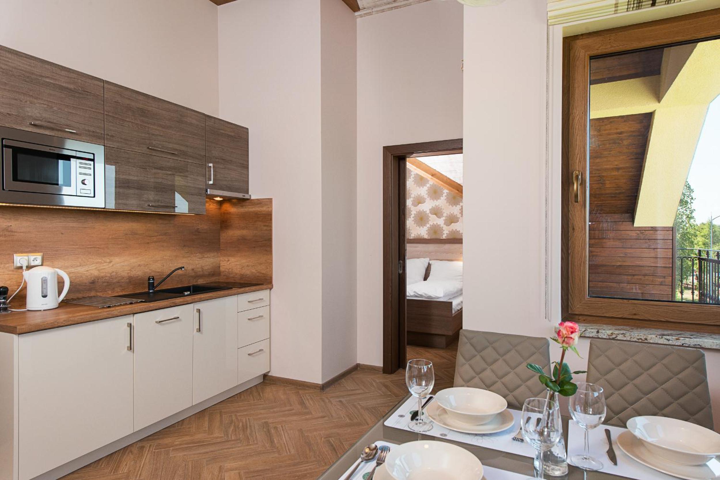 Apartment 10 with Port and Bay View - Photo 5
