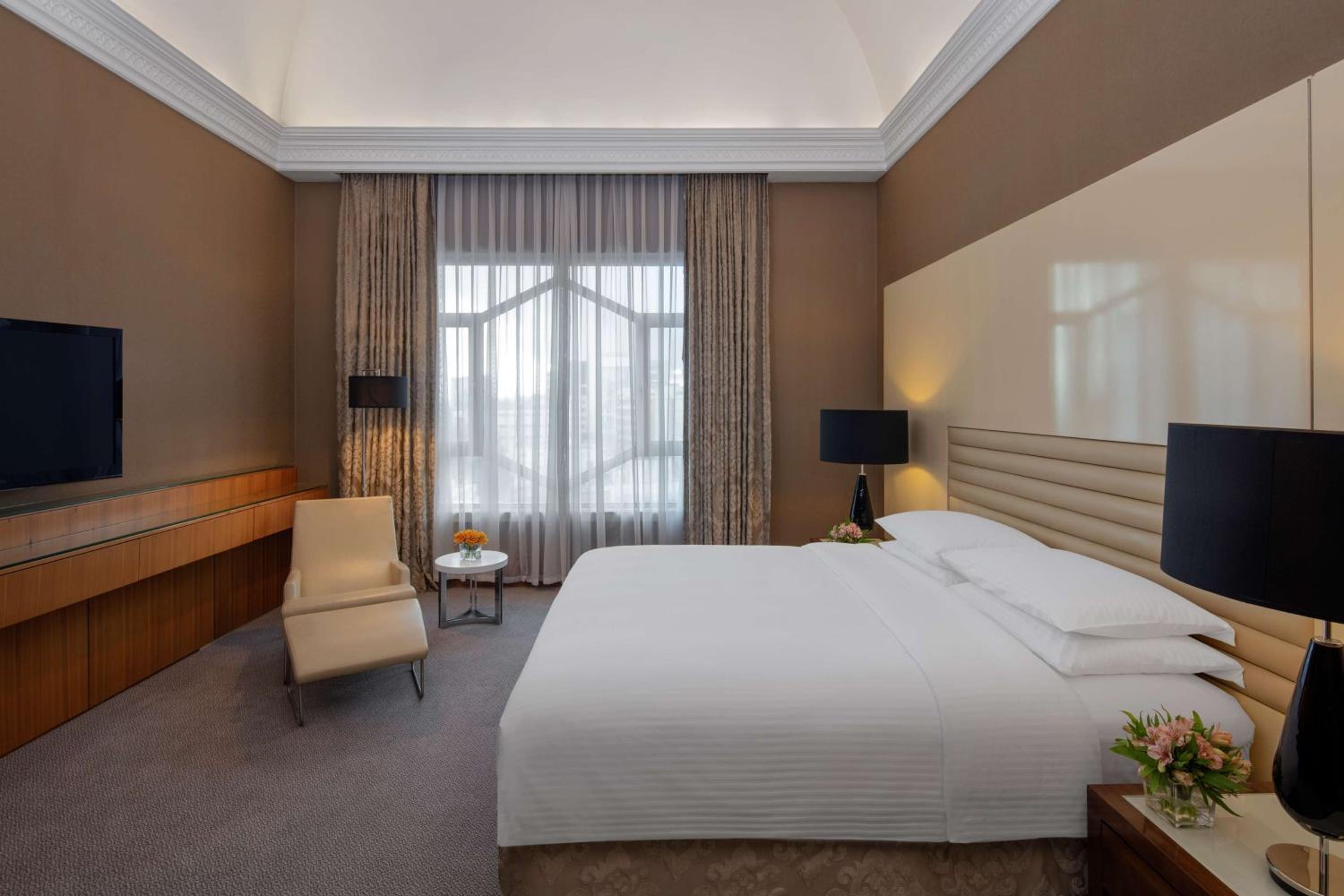 Grand Executive Suite - Photo 5