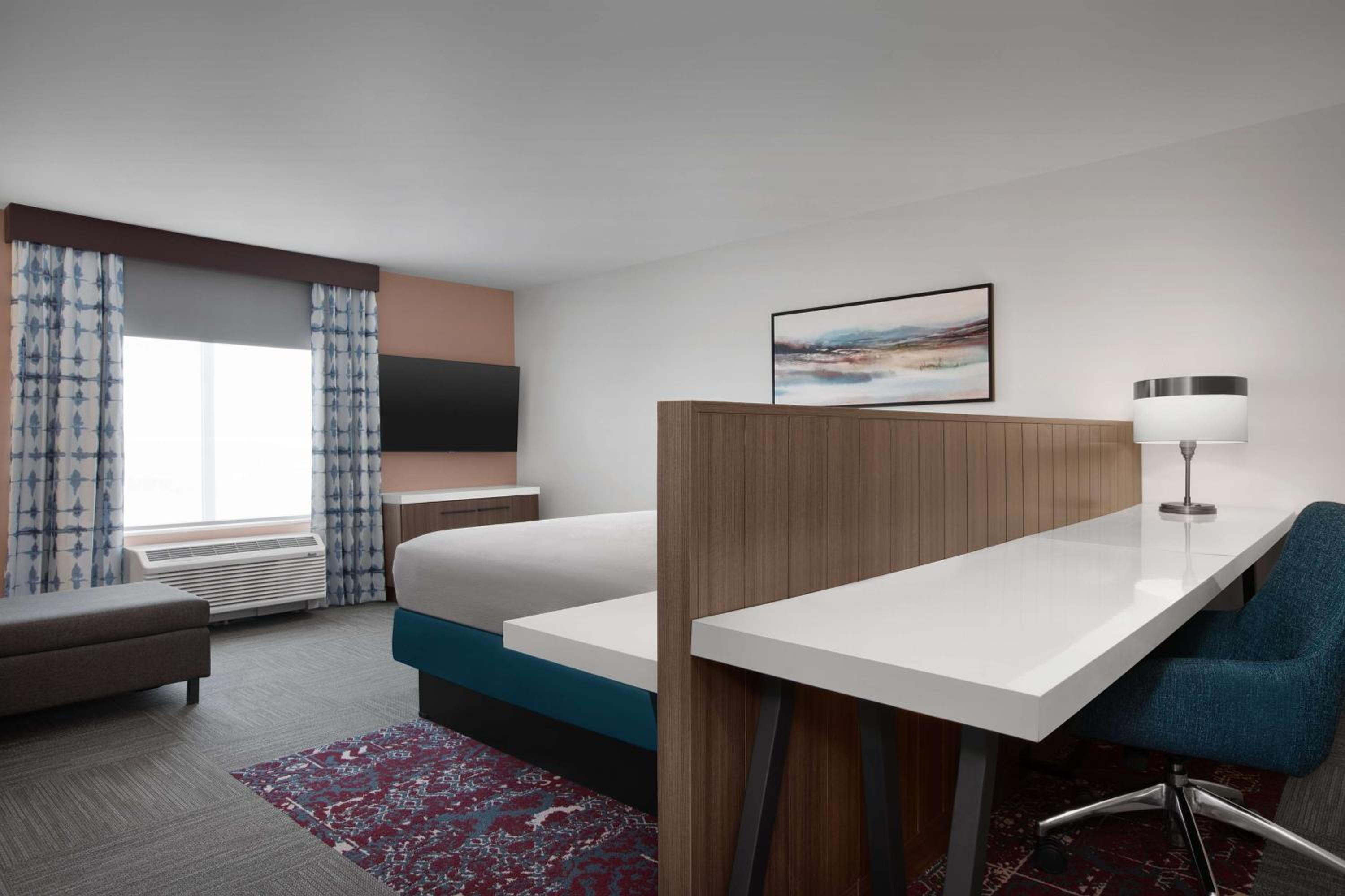 Deluxe King Room - Hearing Access - Photo 5