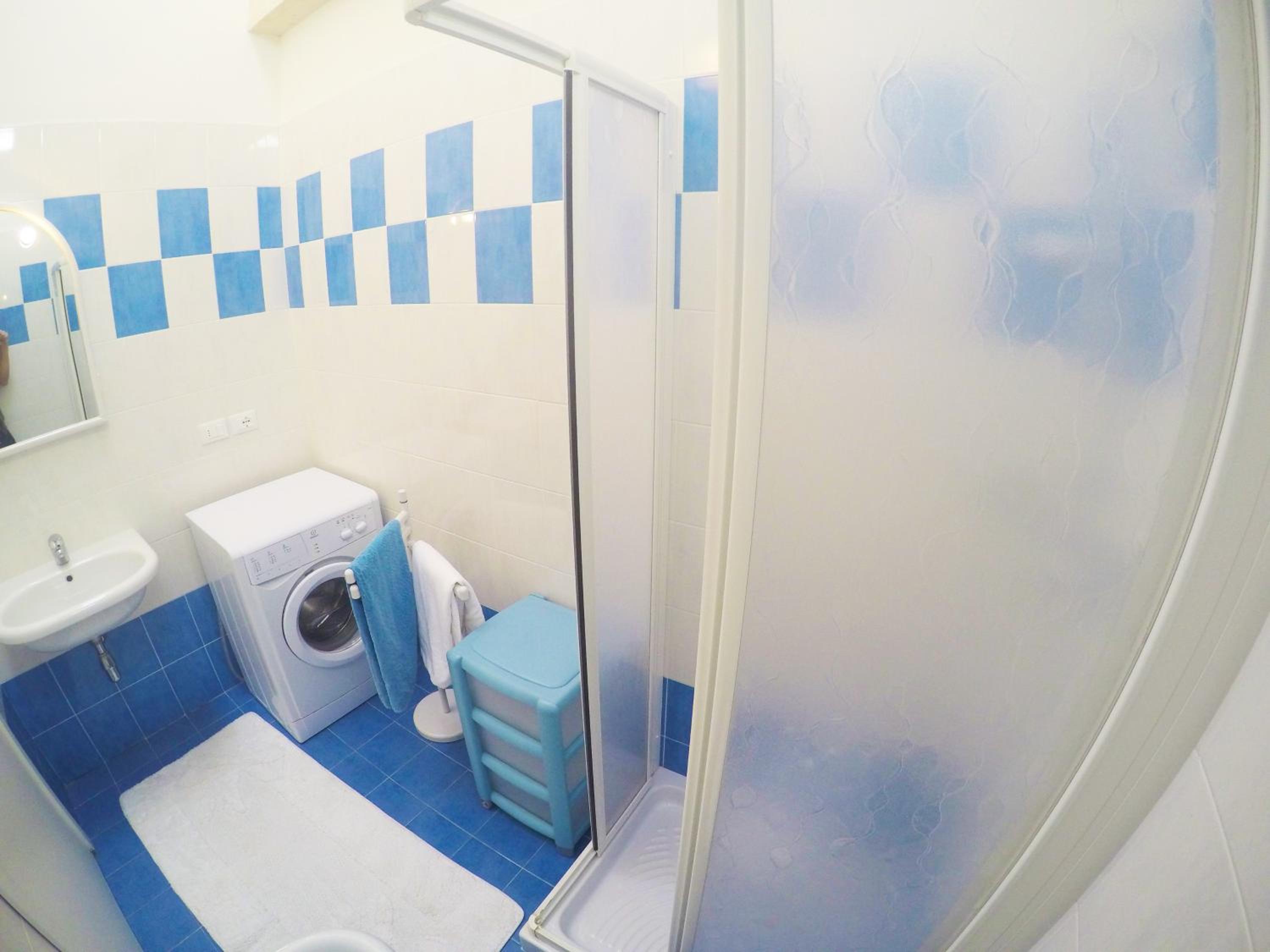 Two-Bedroom Apartment - Photo 2