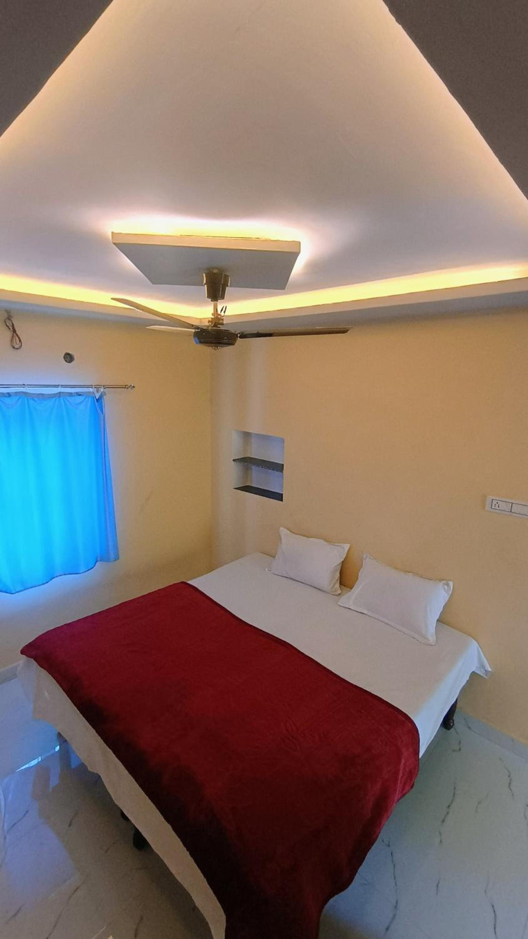 Budget Double Room photo 3