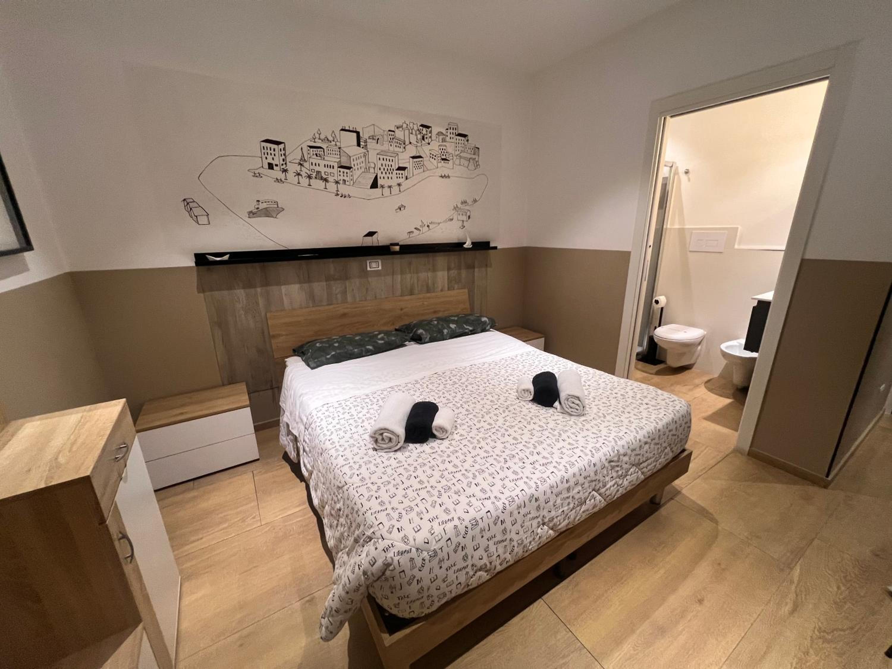 Deluxe King Room - Photo 3
