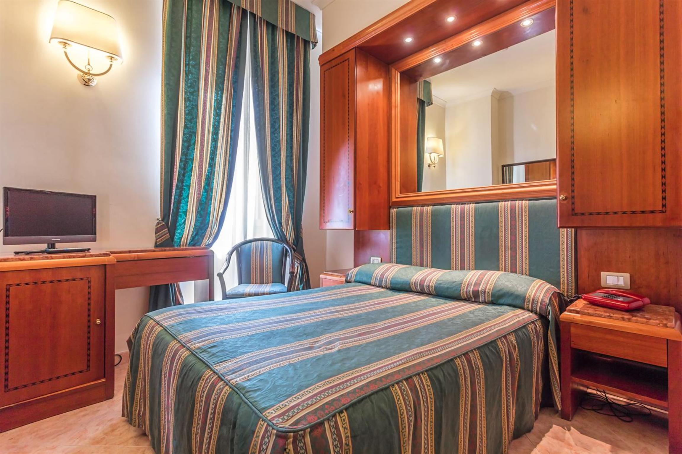 Economy Double or Twin Room photo 3