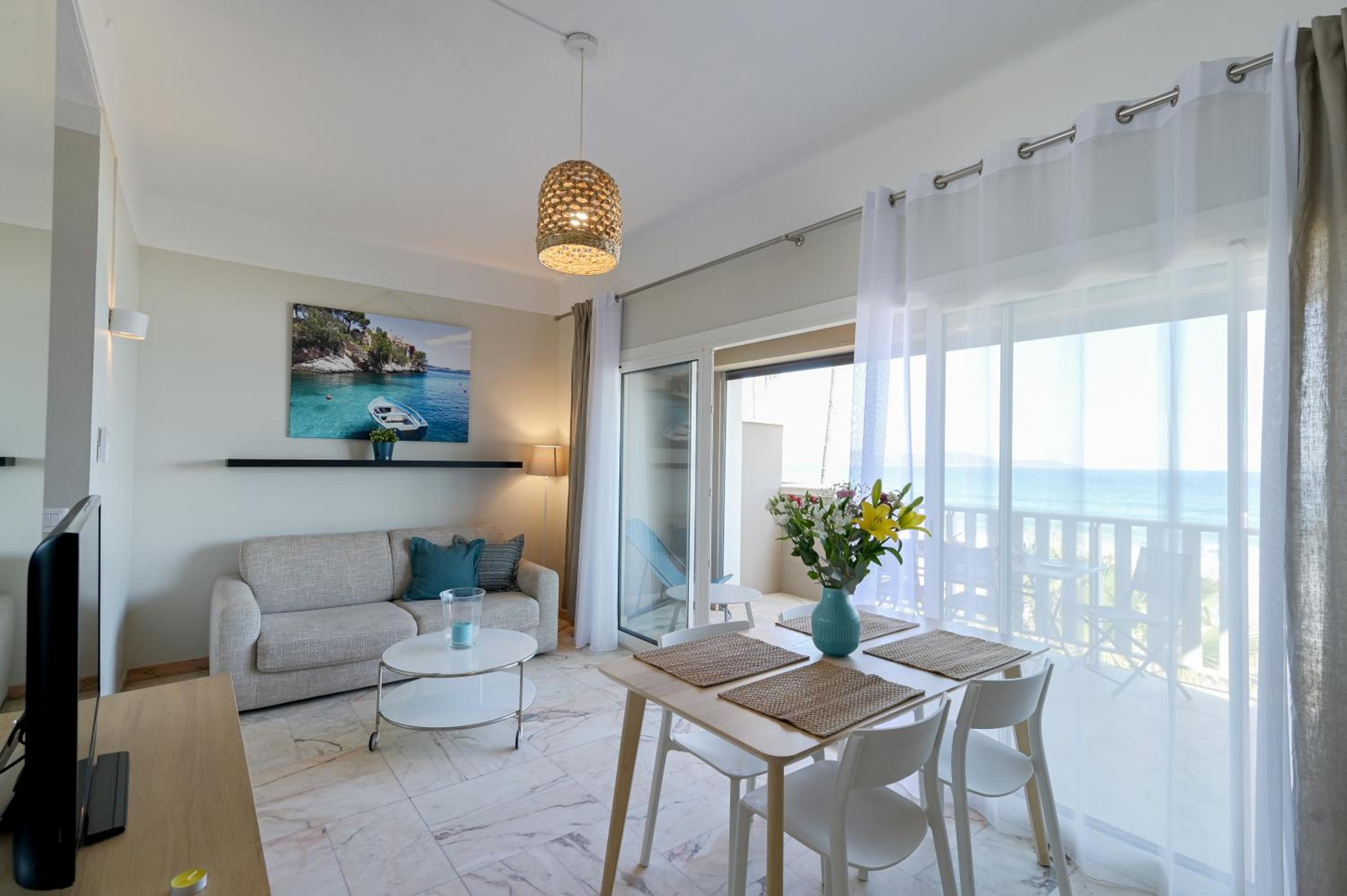 Apartment 13 - Sea View
