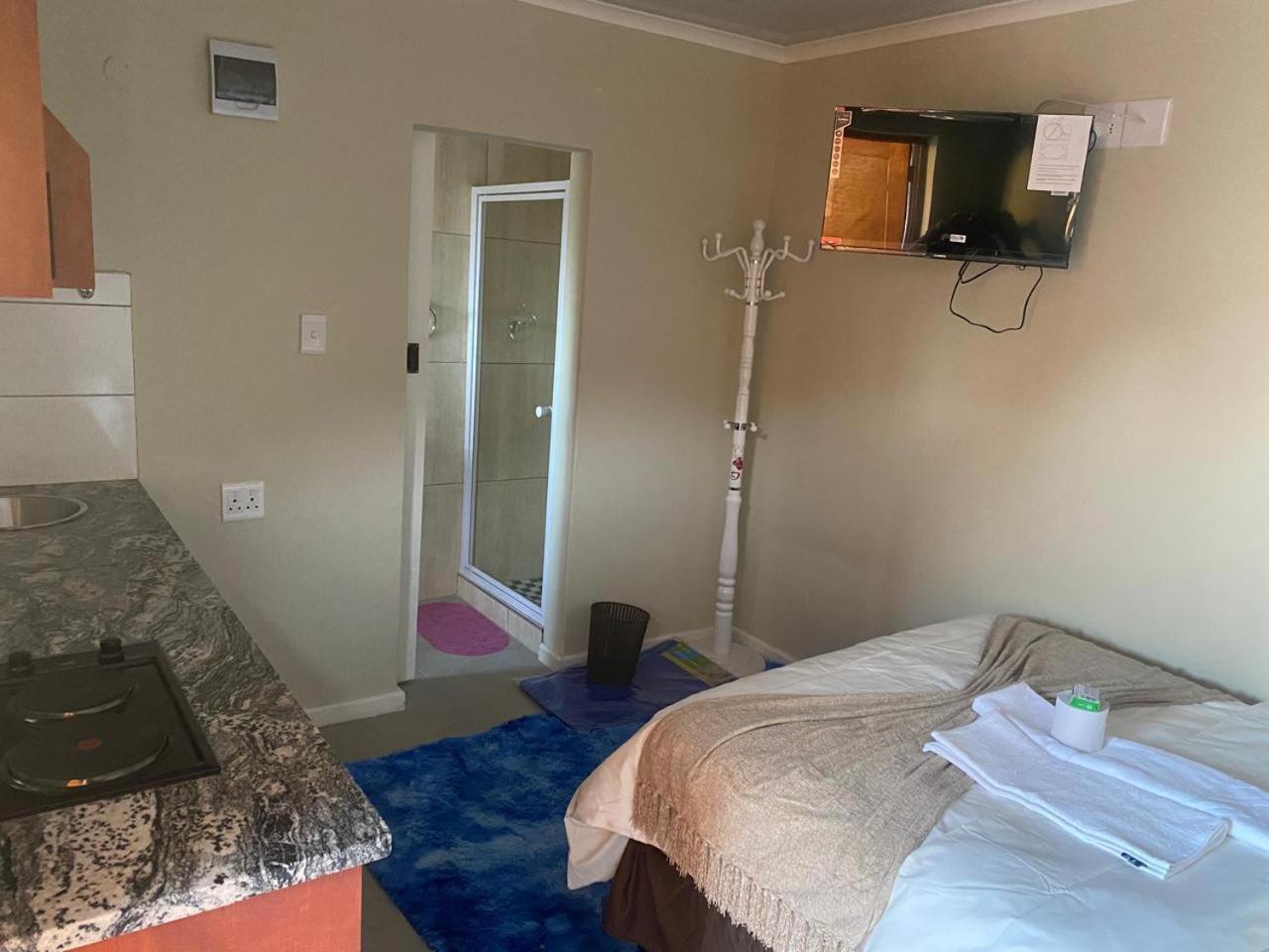 Double Room - Photo 3