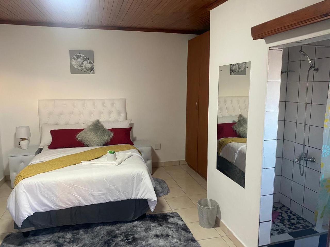 Double Room - Photo 8