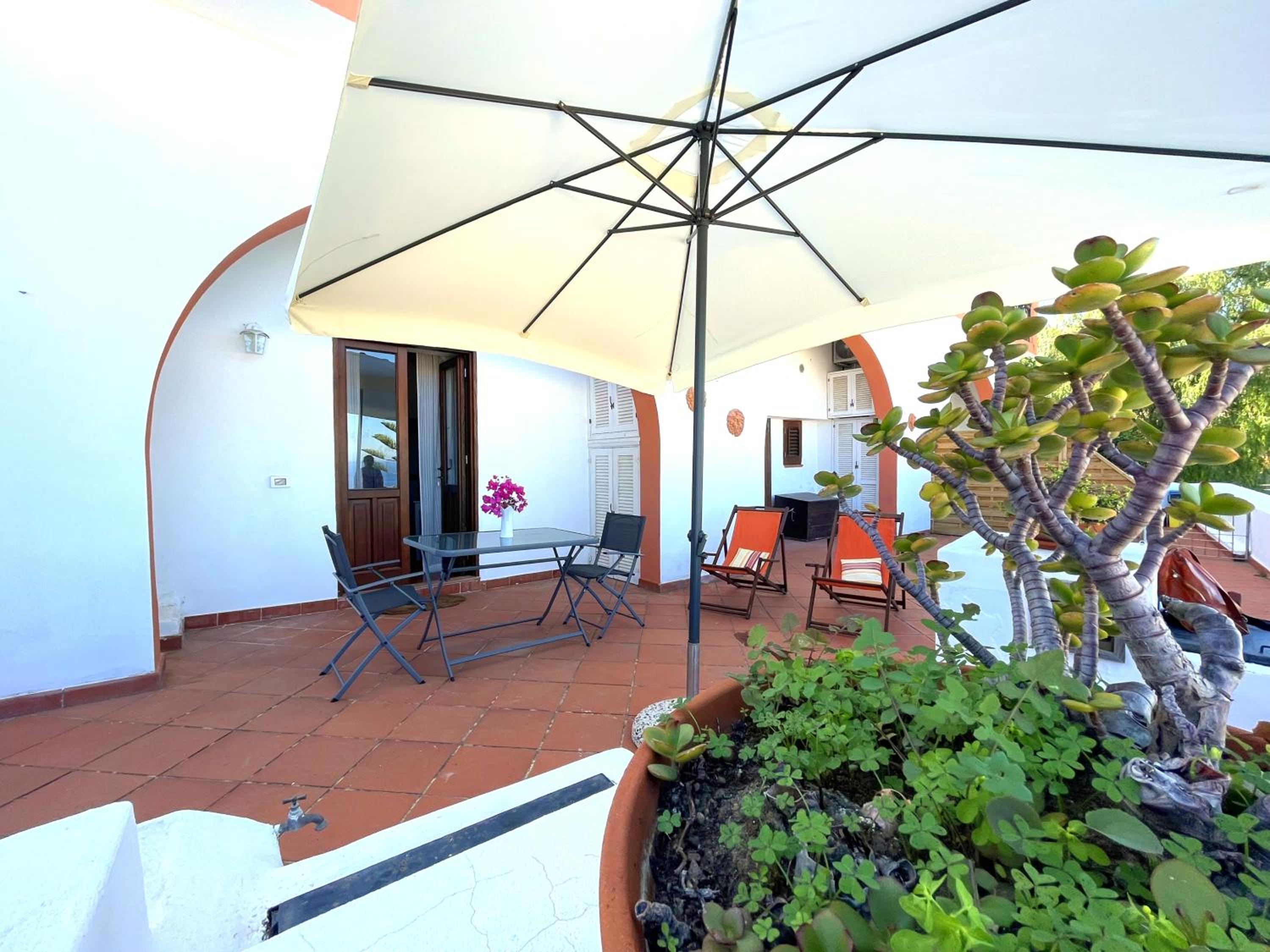 One-Bedroom House photo 1