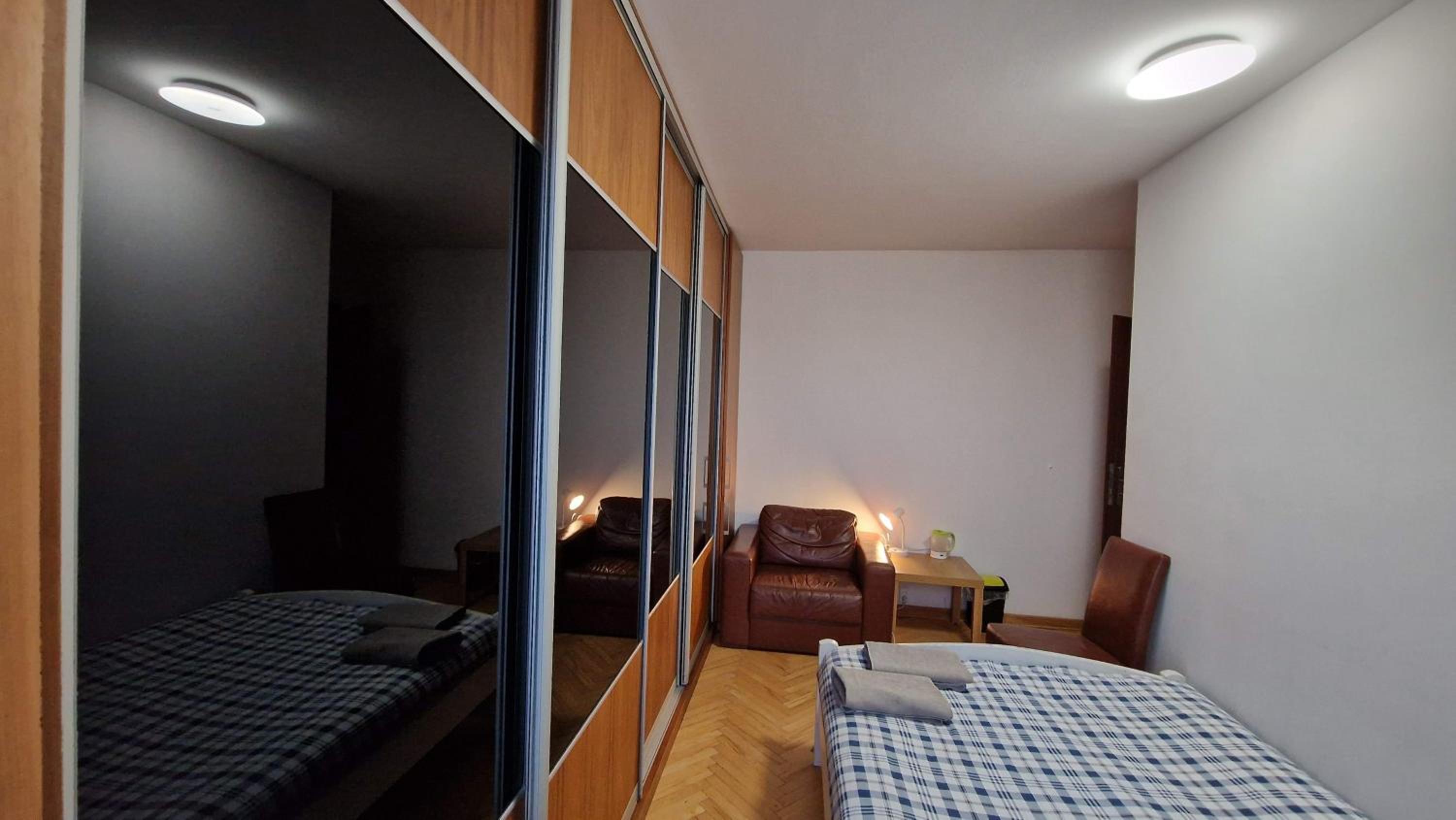 Budget Double Room - Photo 7