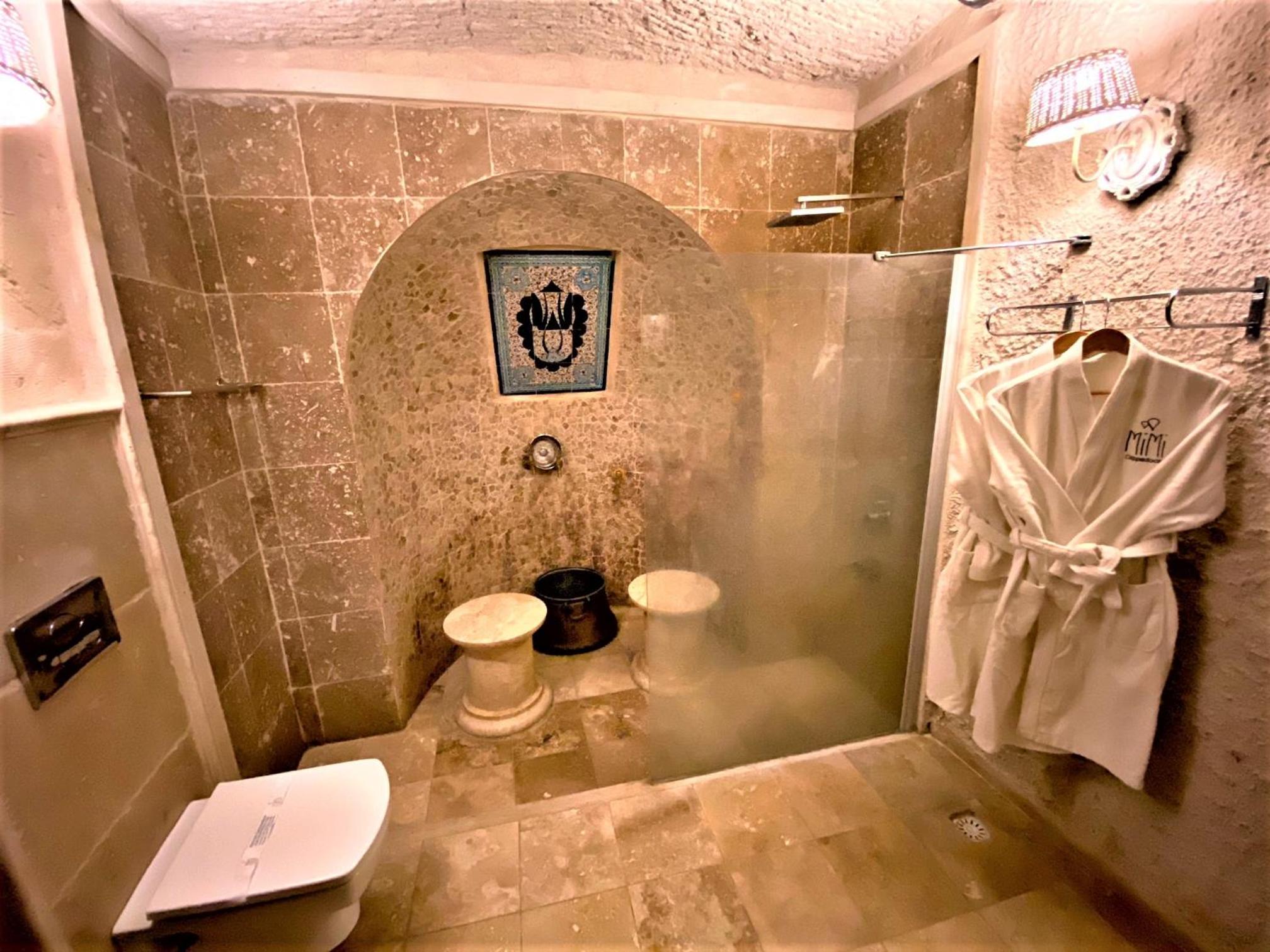 Basic Triple Room with Shared Bathroom photo 2