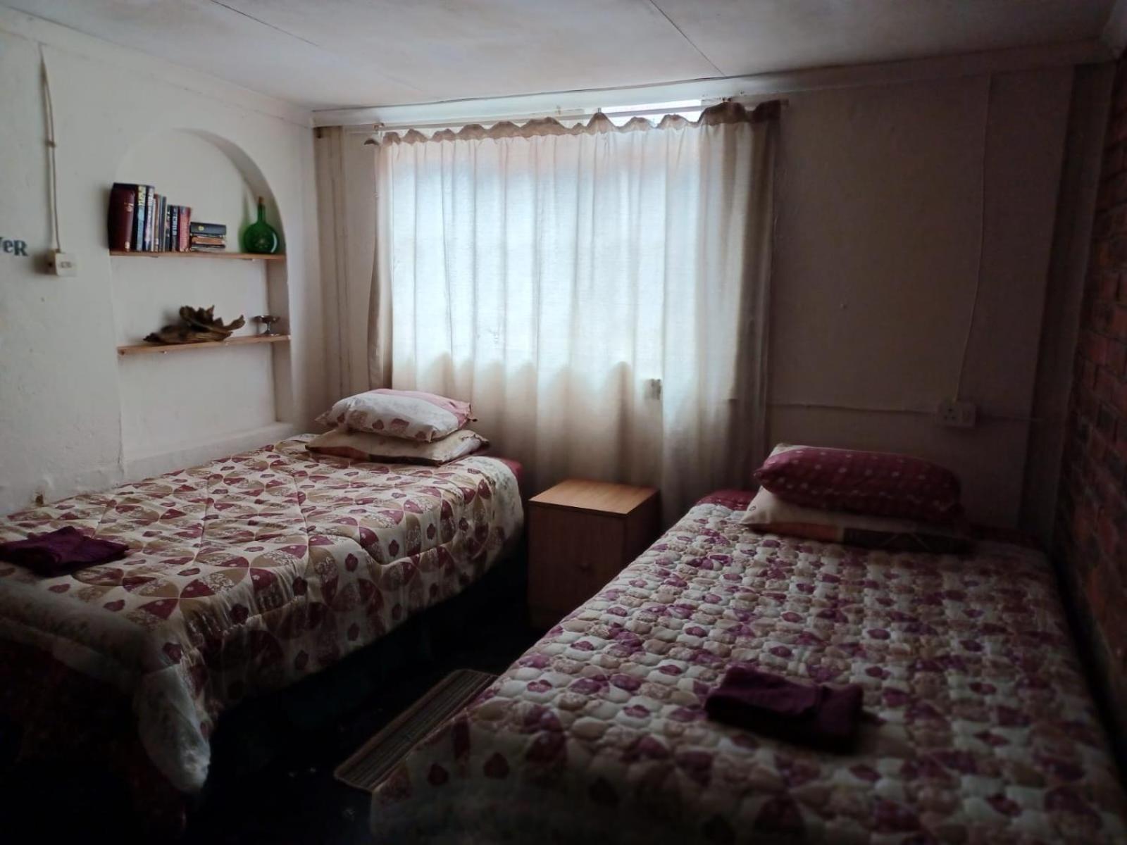 Budget Twin Room - Photo 1