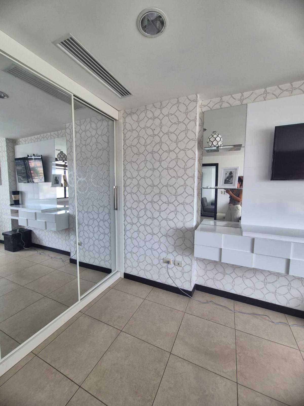 Suite with City View photo 3