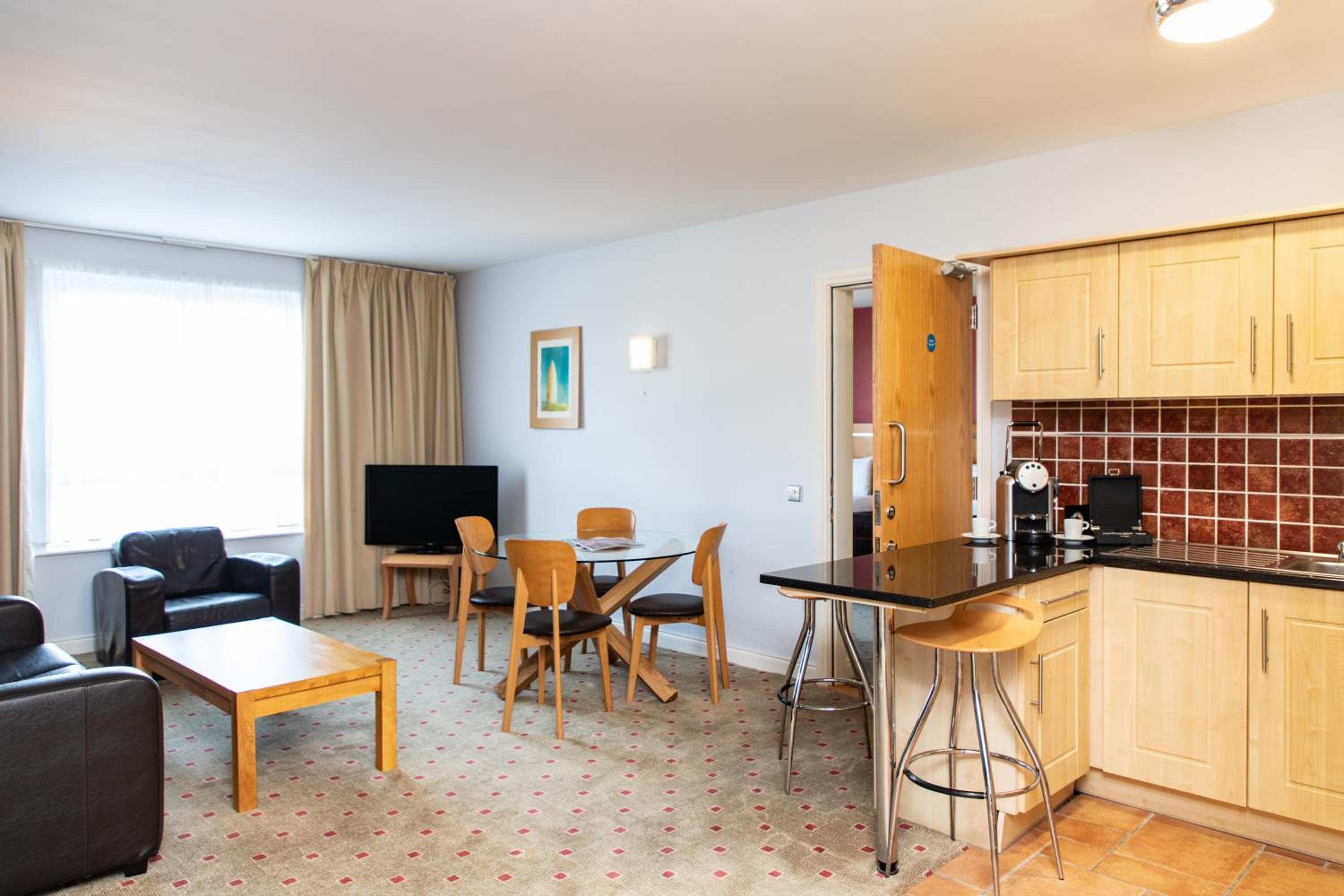 One-Bedroom Suite photo 3