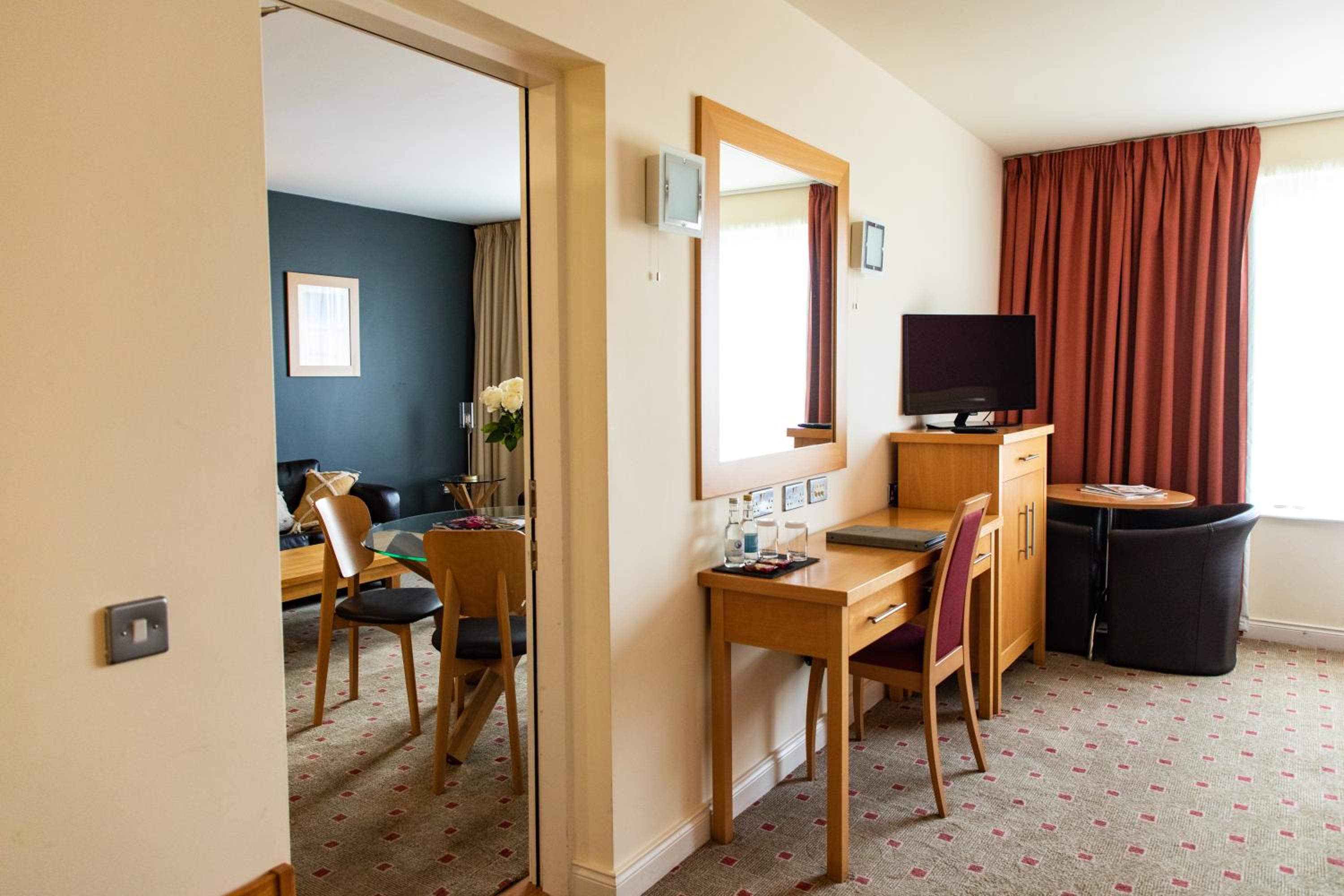 One-Bedroom Suite photo 2