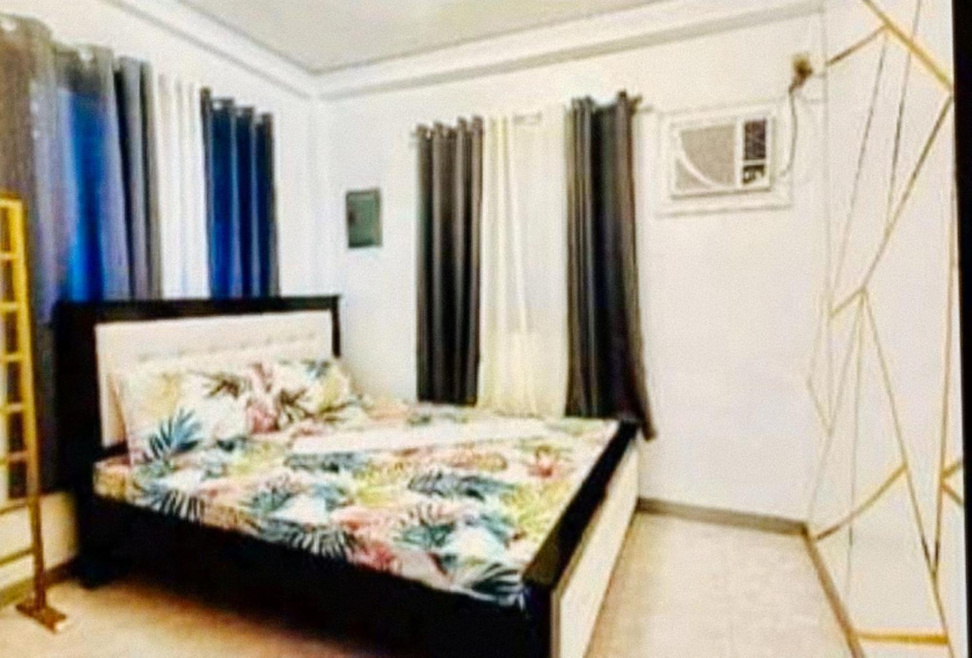 Deluxe King Room - Photo 1