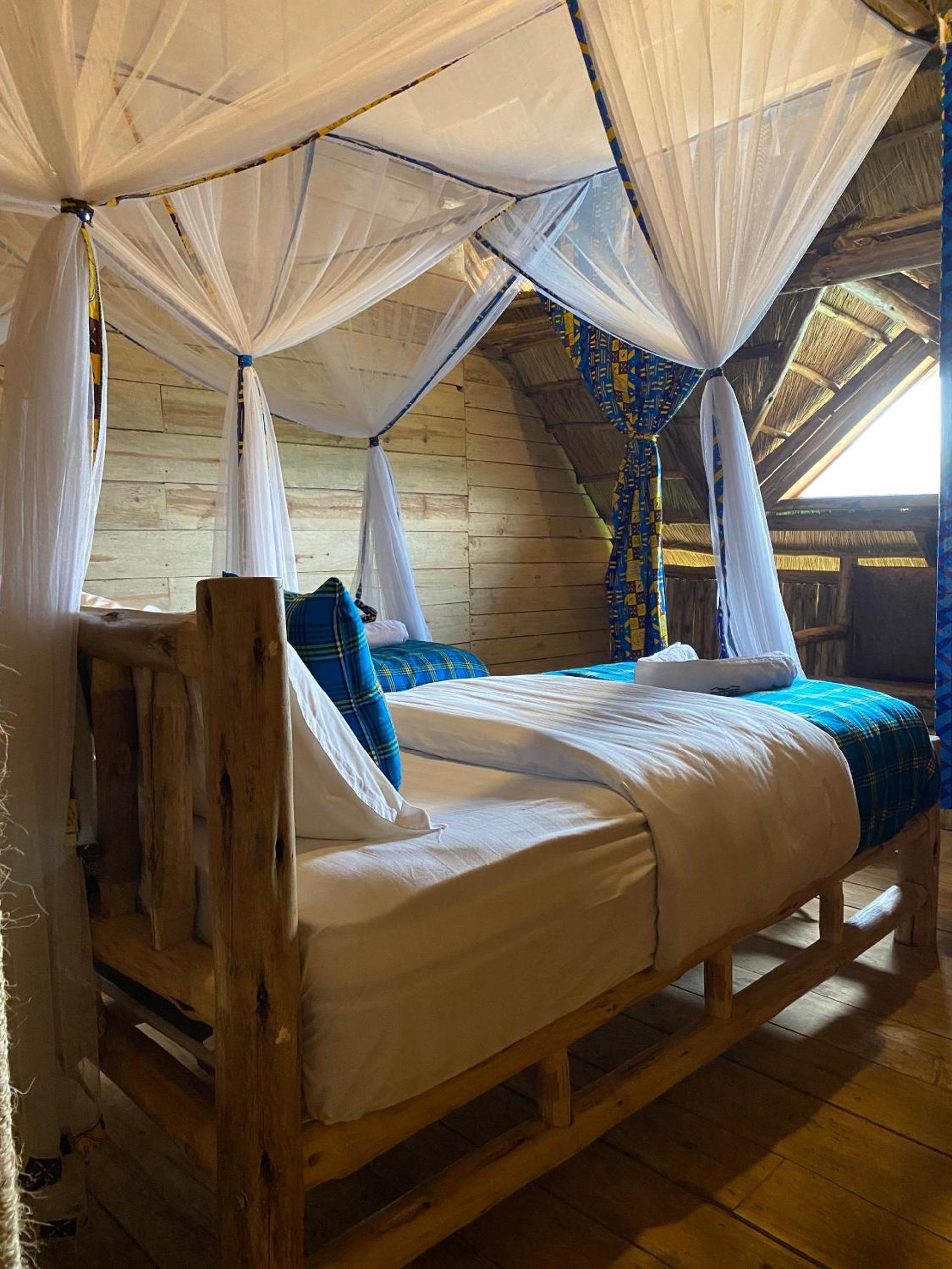 Twin Room with Lake View photo 3