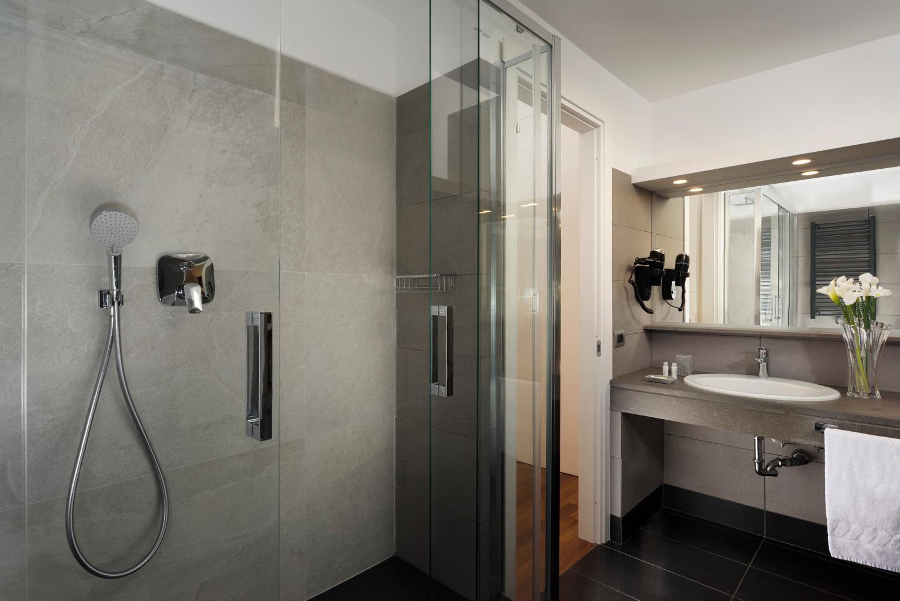 Camera Matrimoniale/Doppia con letti singoli con Bagno Privato e Vista Città photo 2