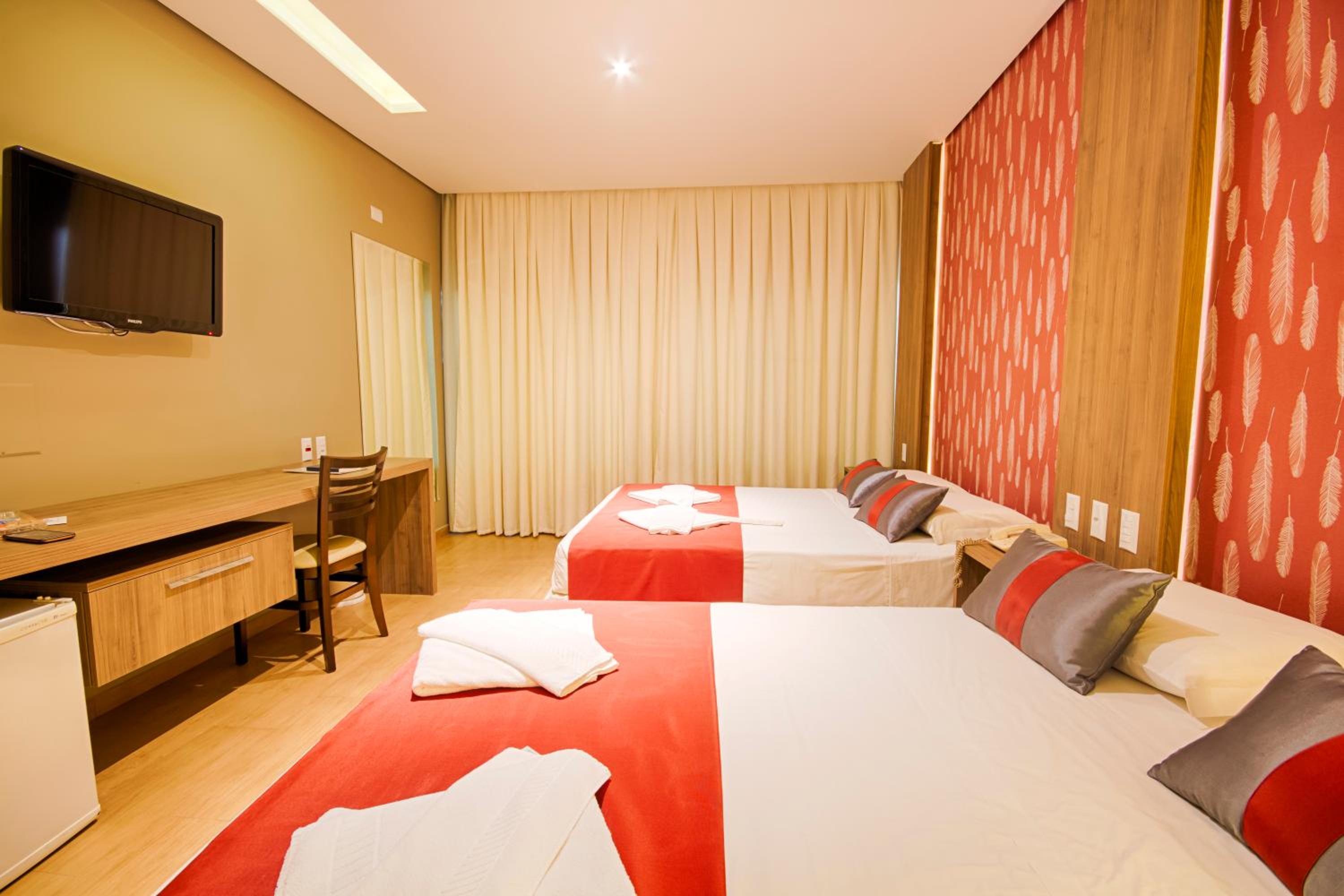 Quadruple Room with 2 Double Beds - Photo 9