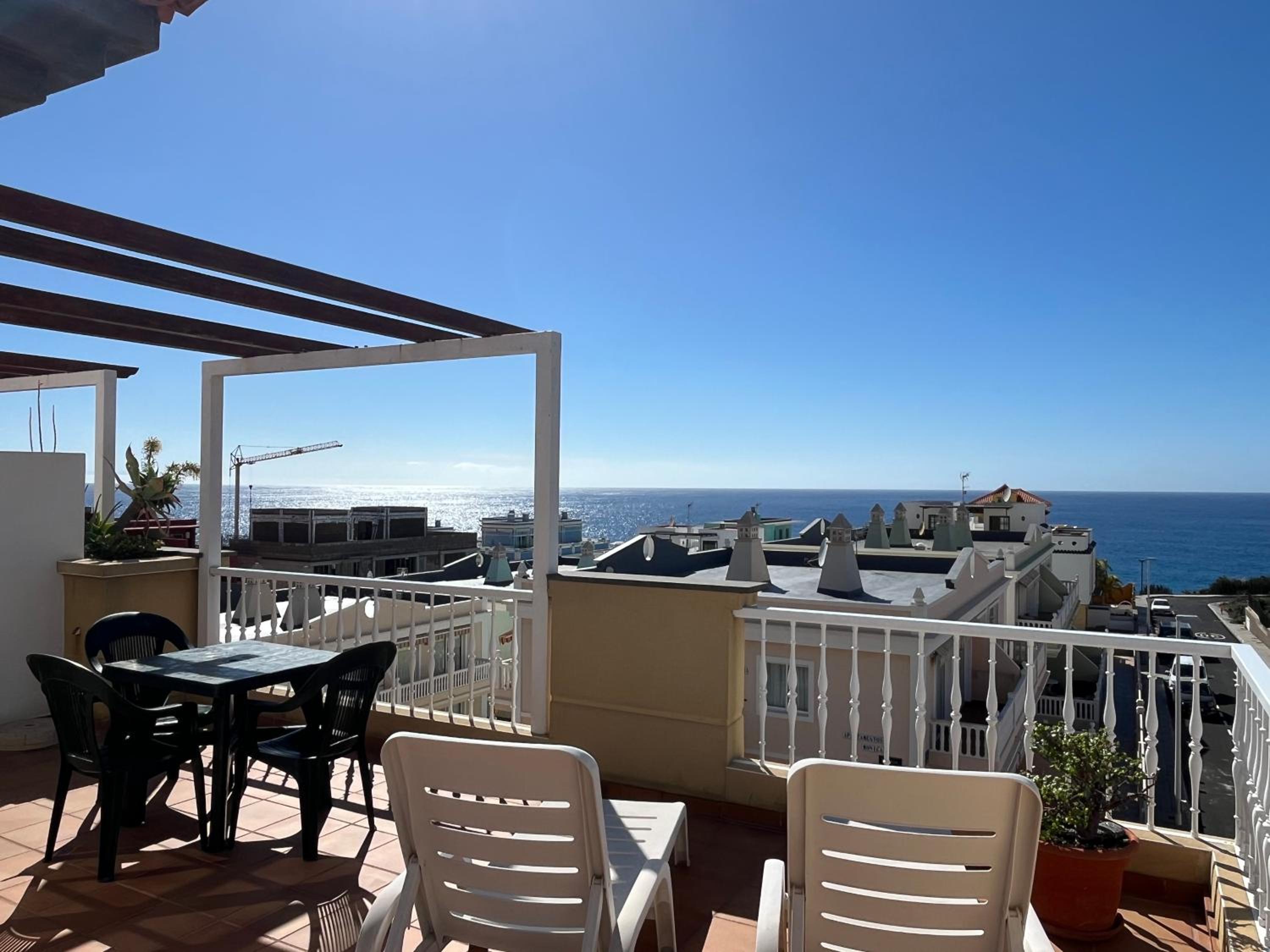One-Bedroom Apartment with Sea View and Terrace photo 2