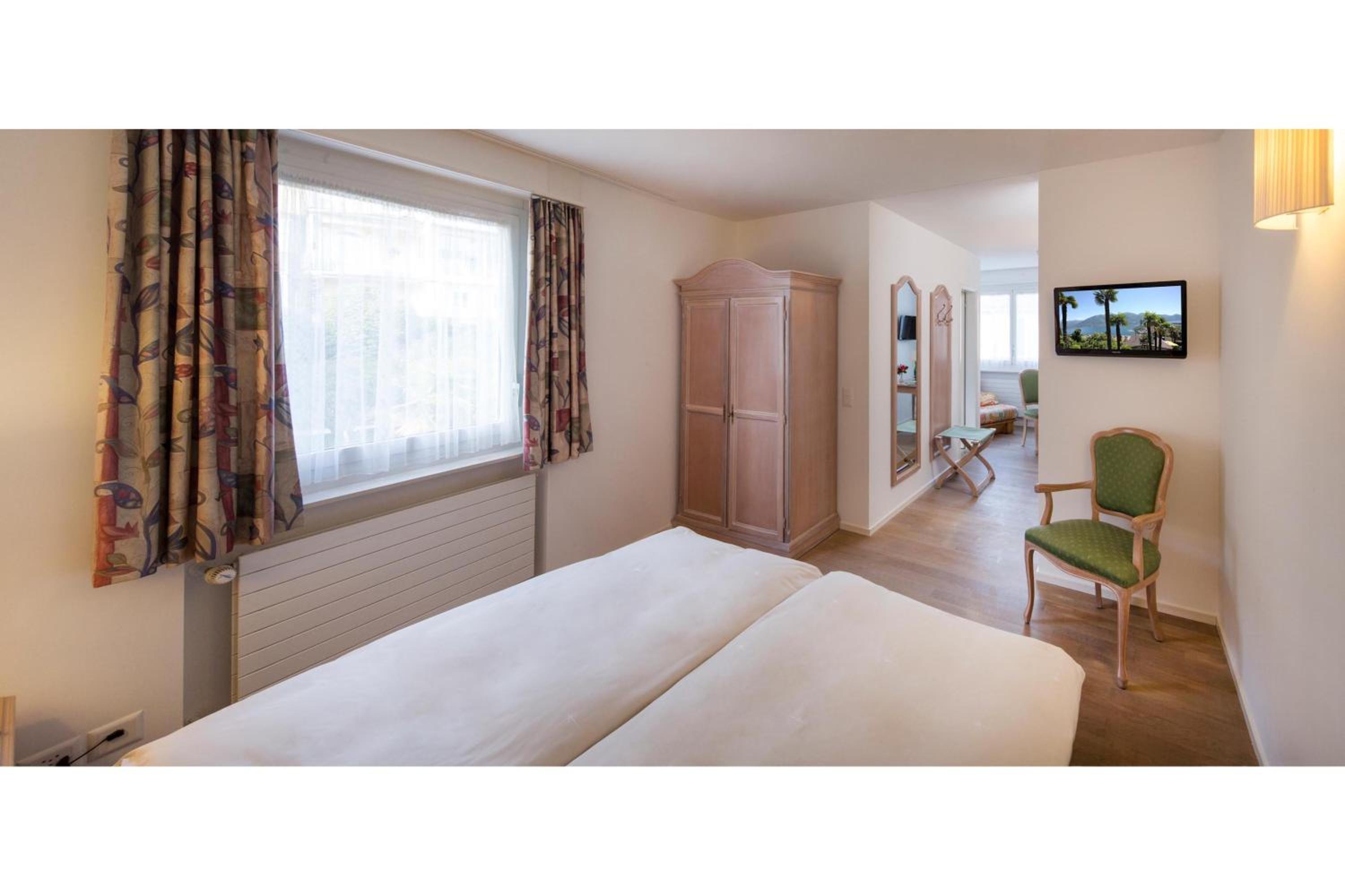 Budget Double or Twin Room with Mountain View - Photo 1