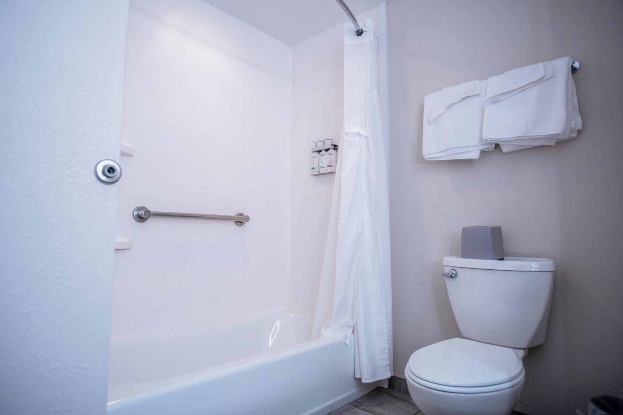 Standard Room - Photo 11