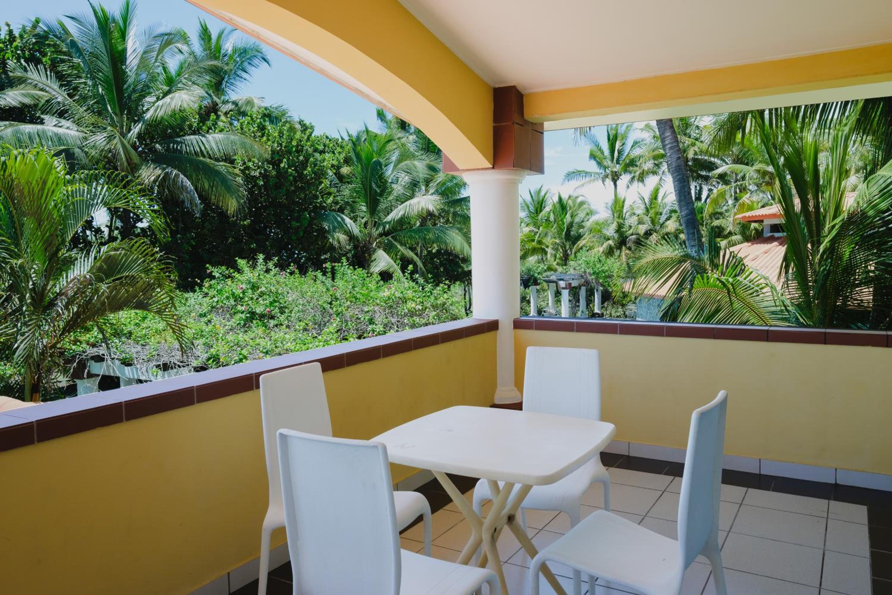 Oceanfront two queen beds with balcony photo 2