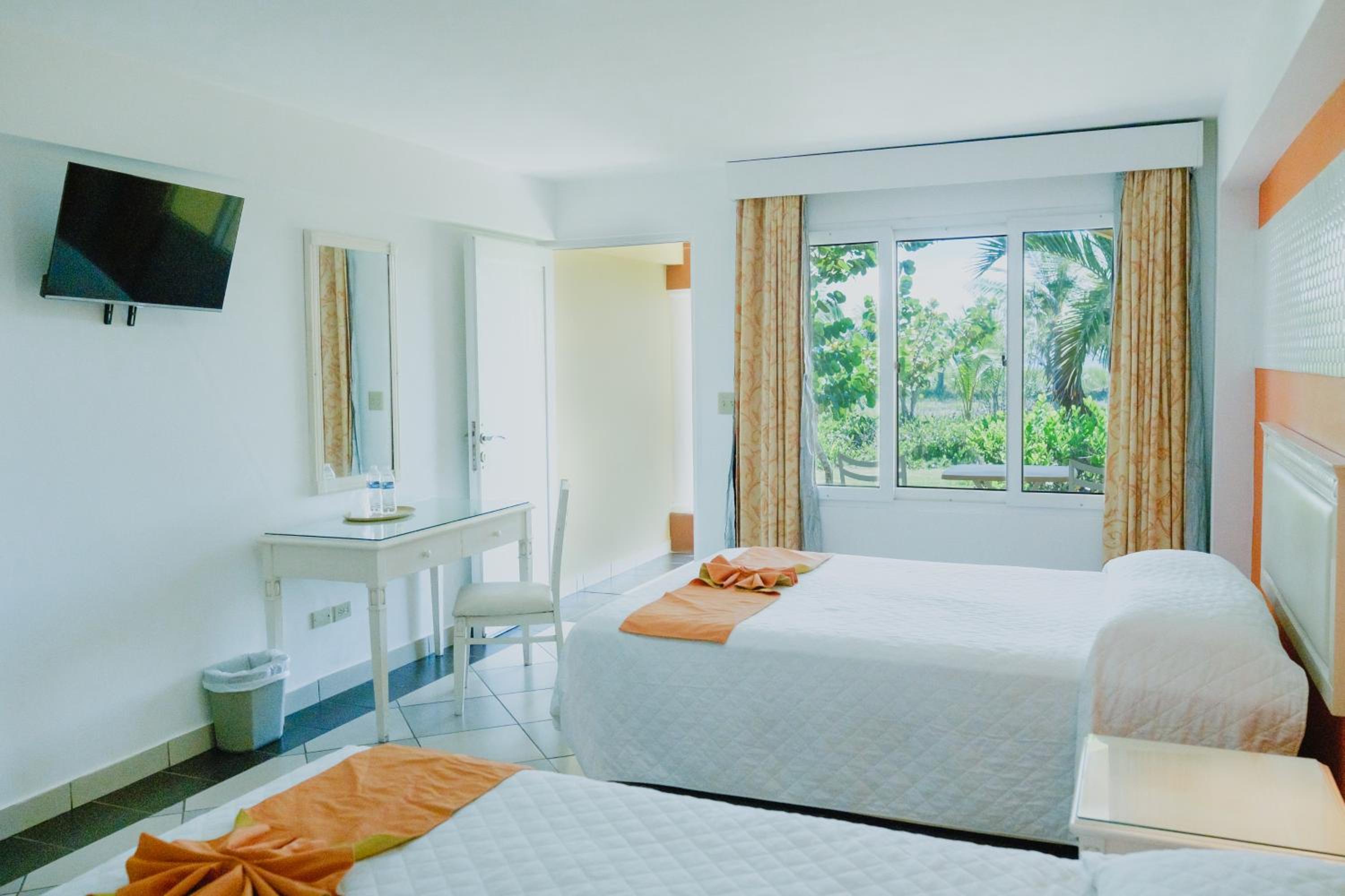 OCEANFRONT ACCESSIBLE 2 QUEEN BEDS WITH TERRACE - Photo 2