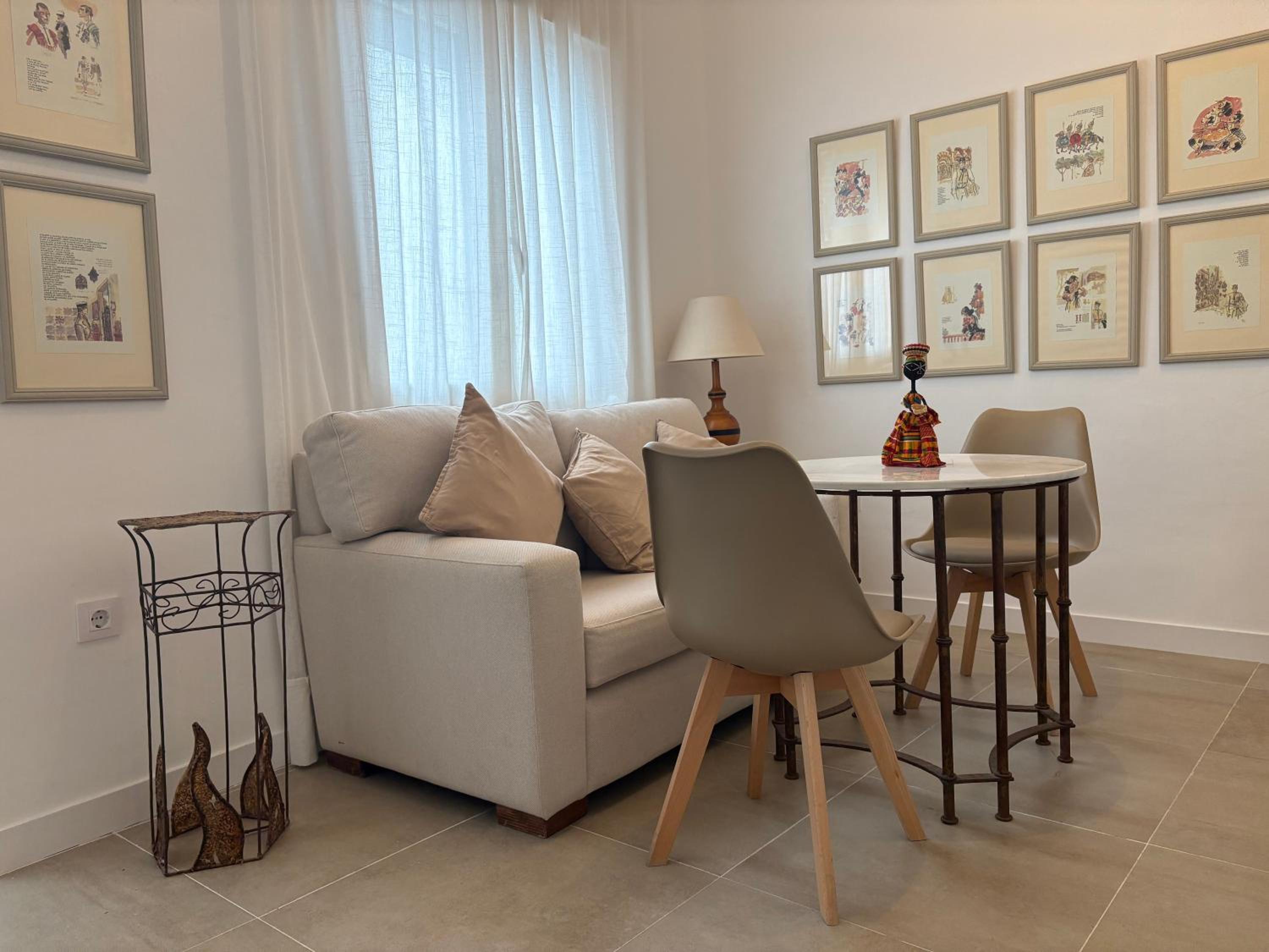 One-Bedroom Apartment