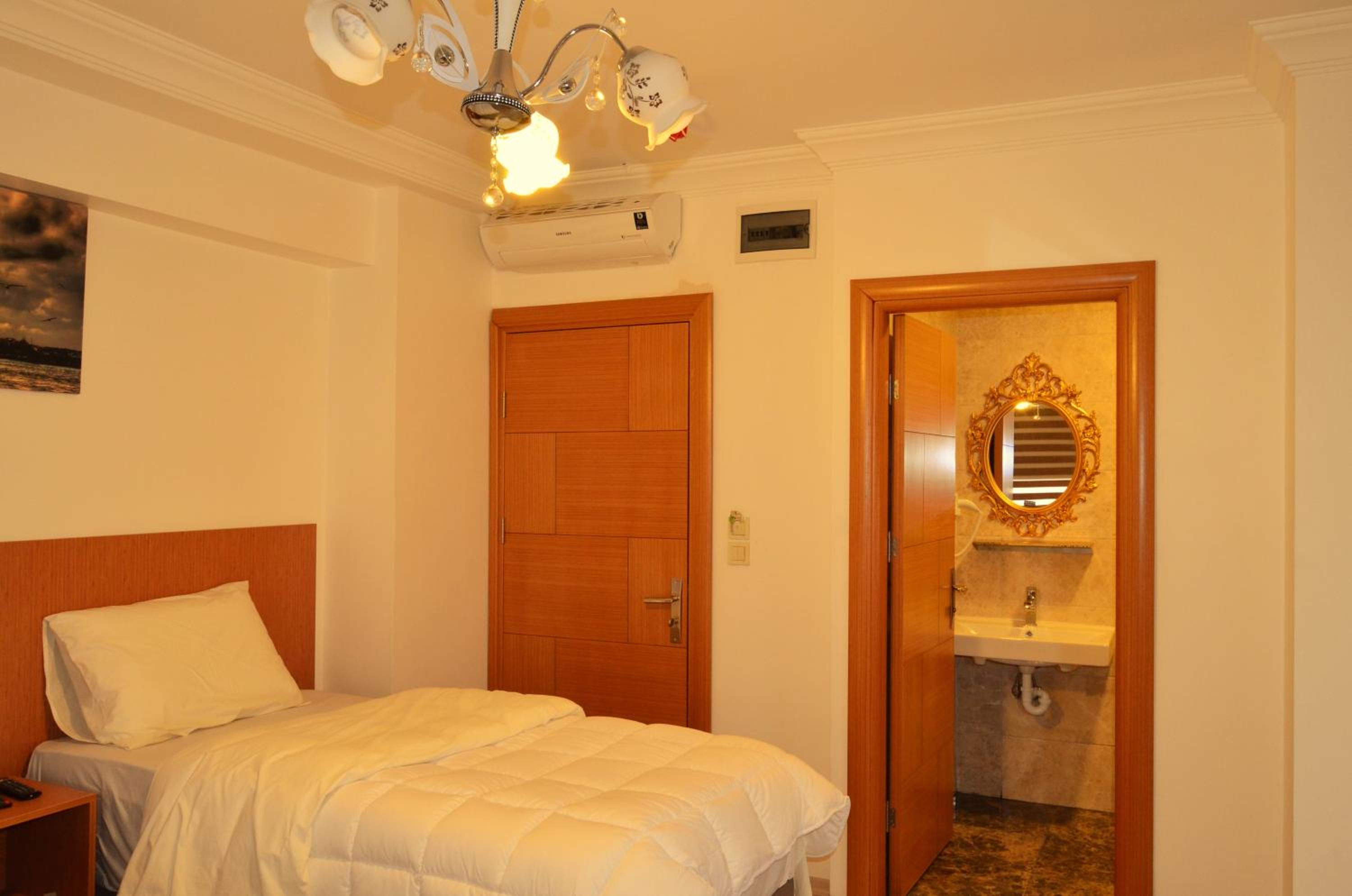 Deluxe Double Room photo 2