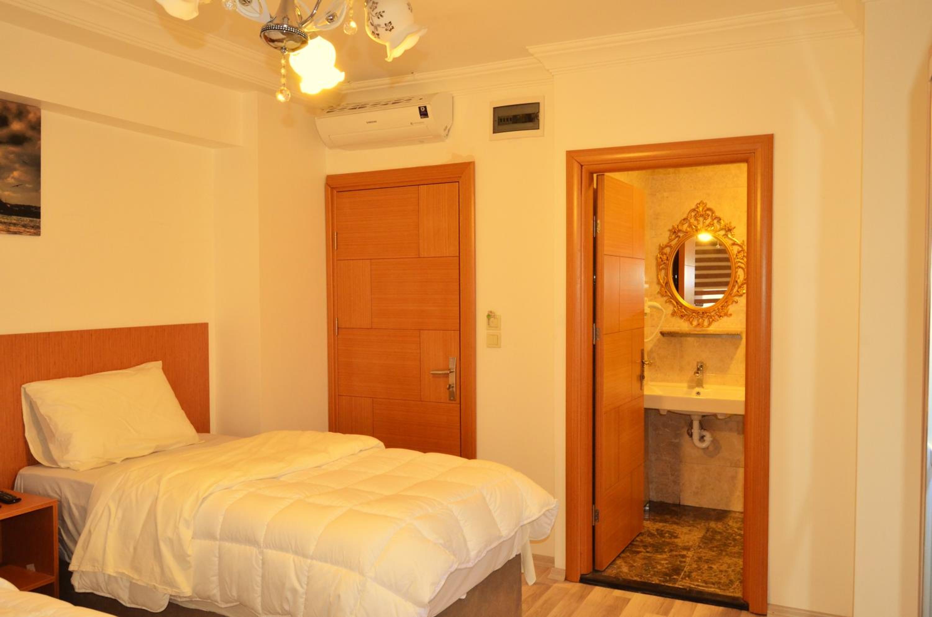 Deluxe Double Room photo 3
