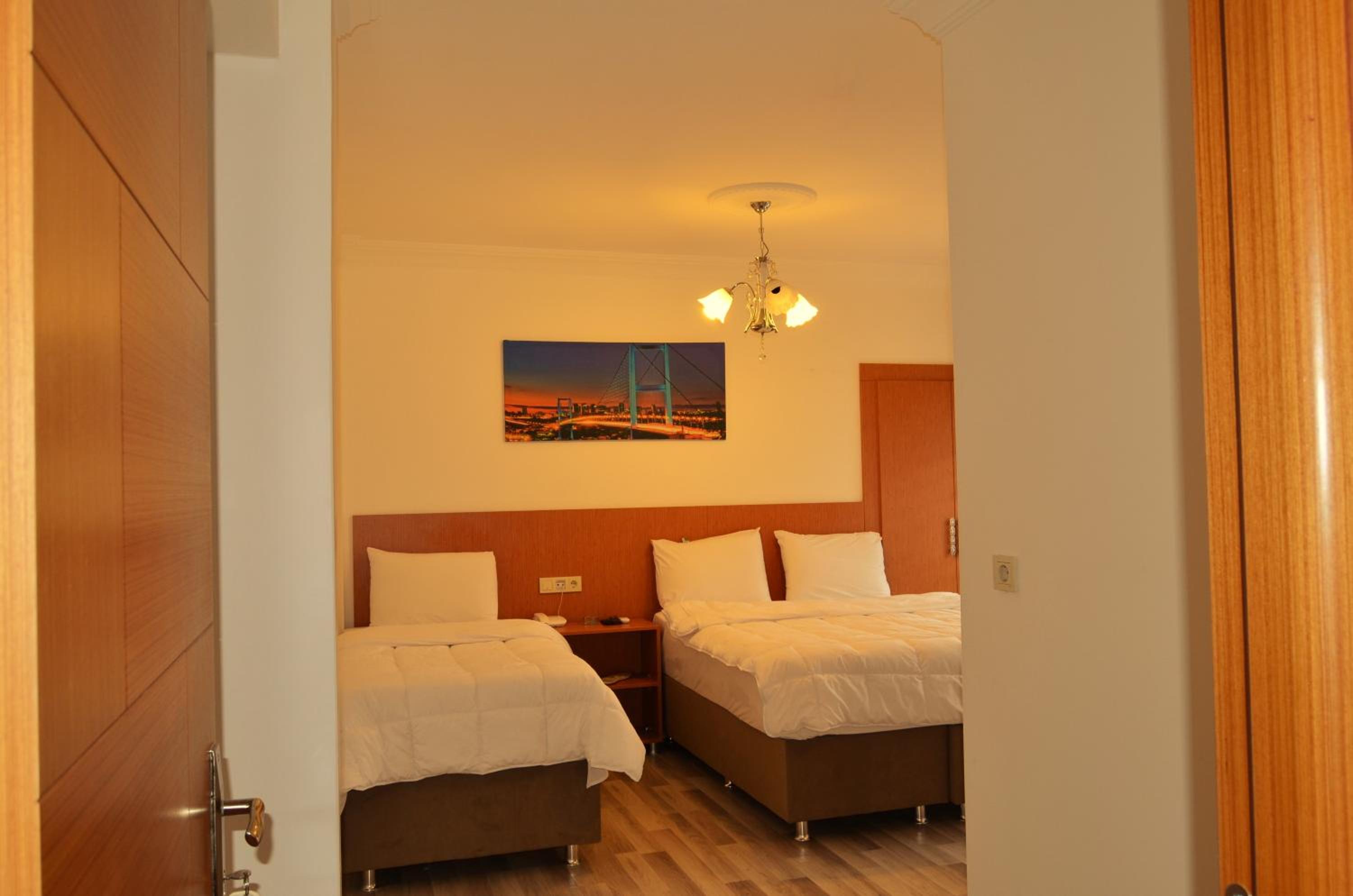 Deluxe Family Room photo 1