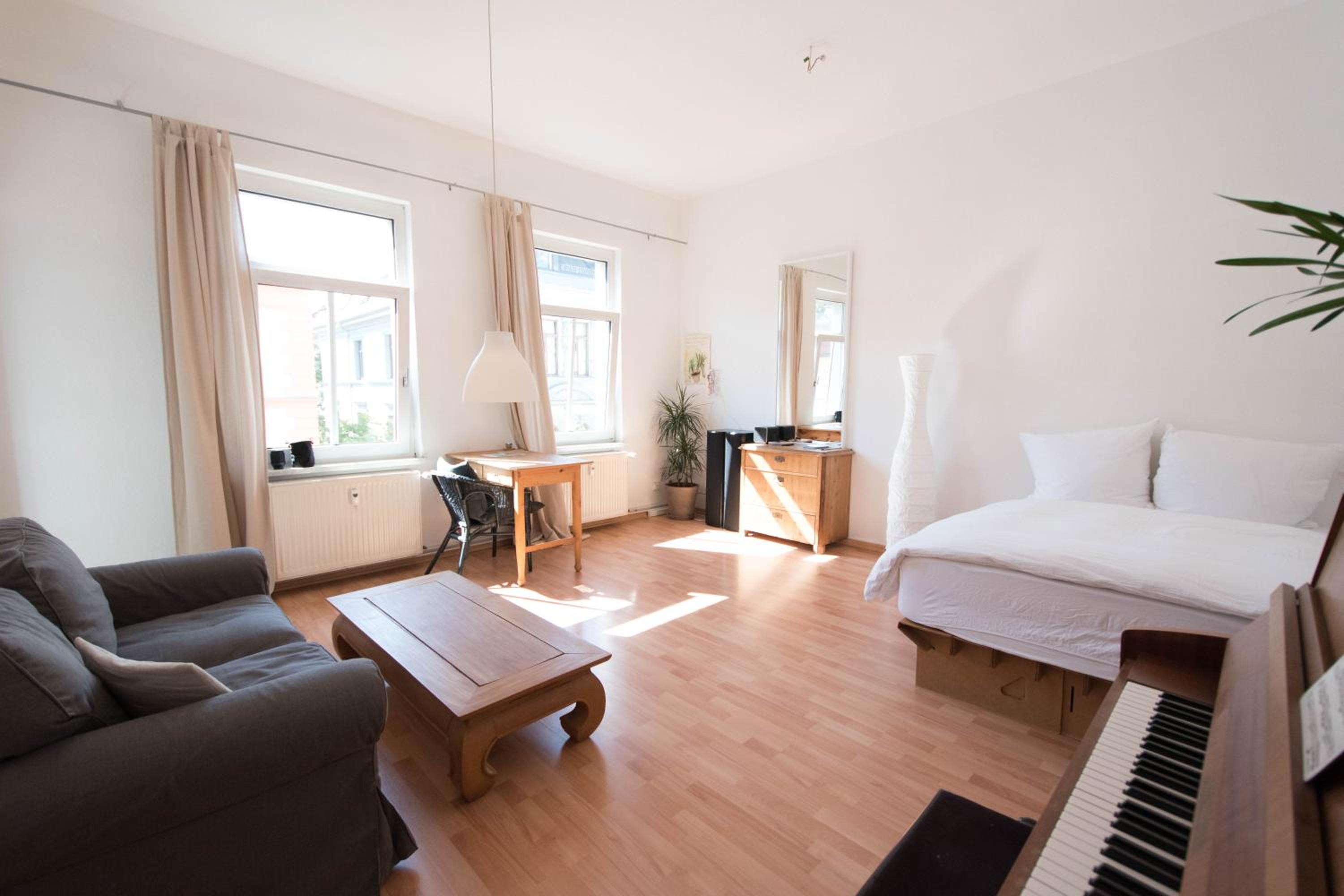 One-Bedroom Apartment - Photo 1