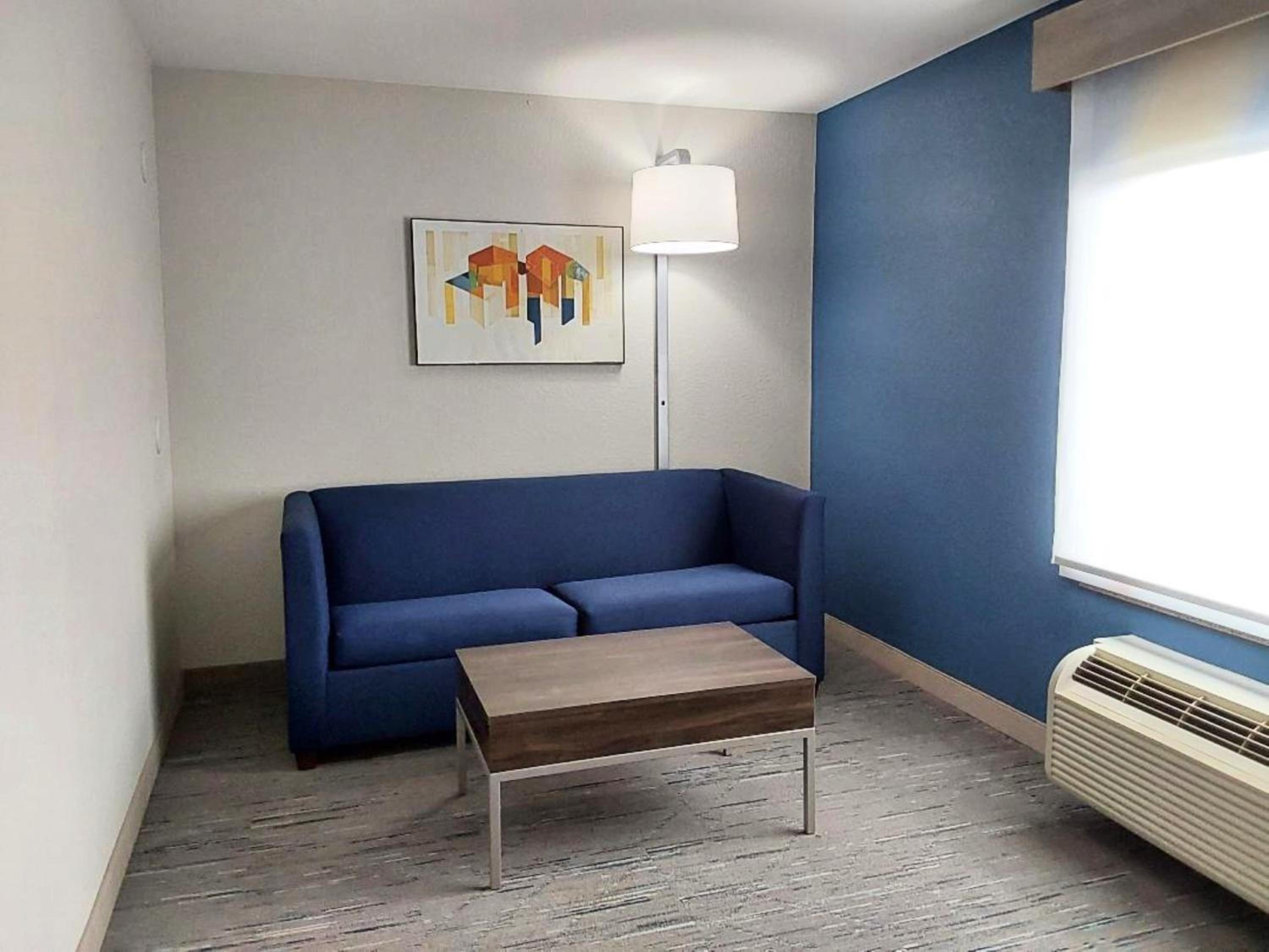 Two Room Queen Suite - Photo 1